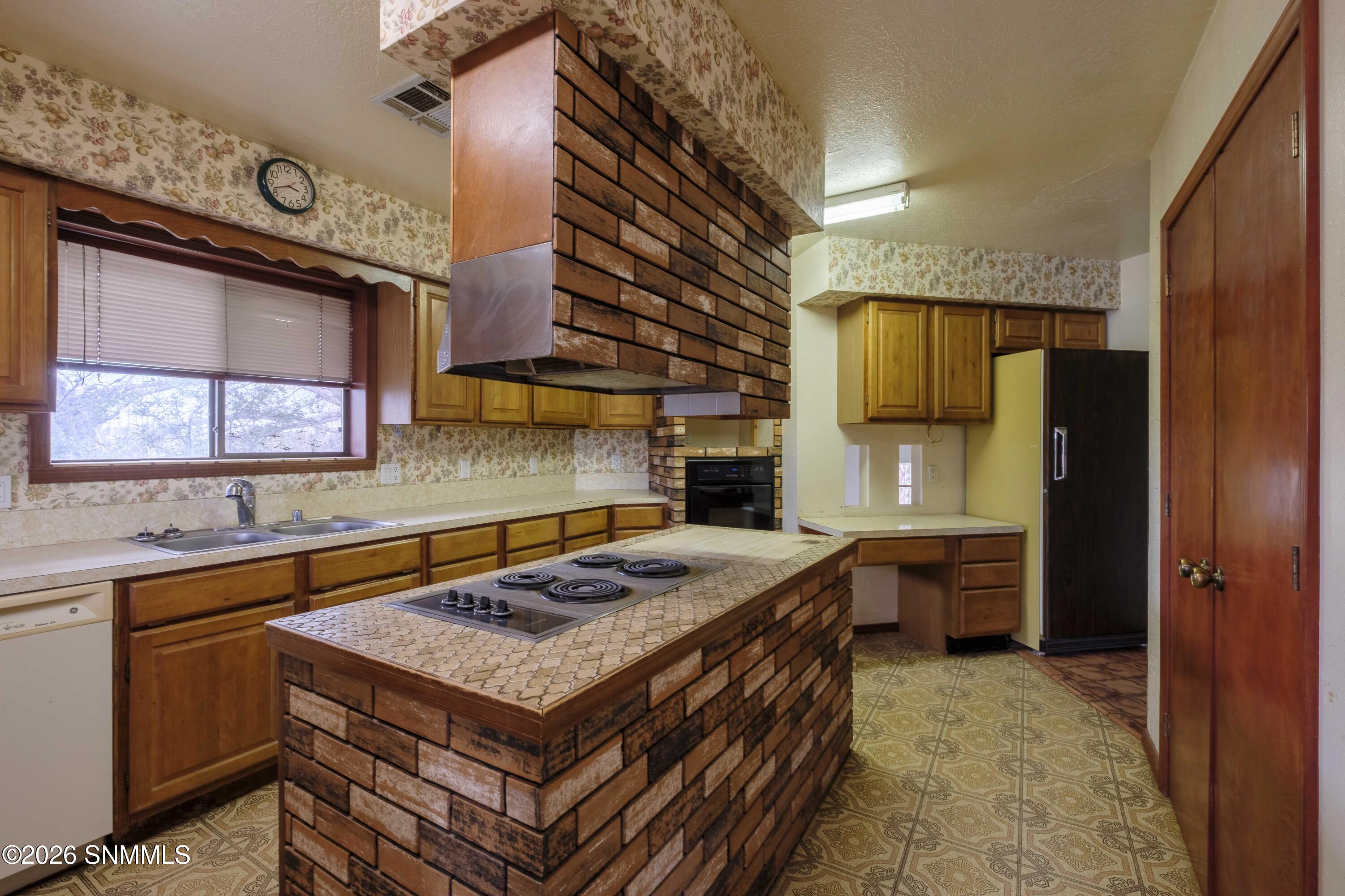 5775 Shadow Hills Road Property Photo 12