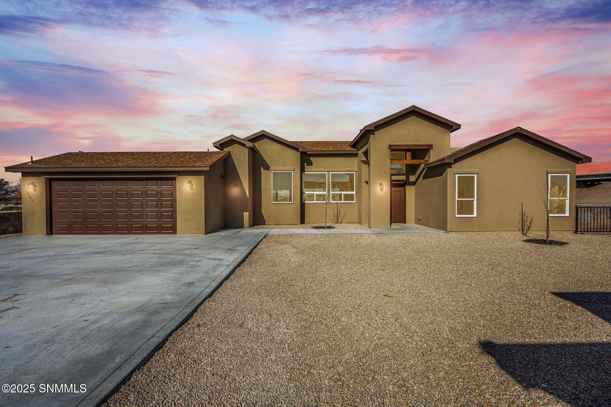701 Basha Arc Property Photo 1