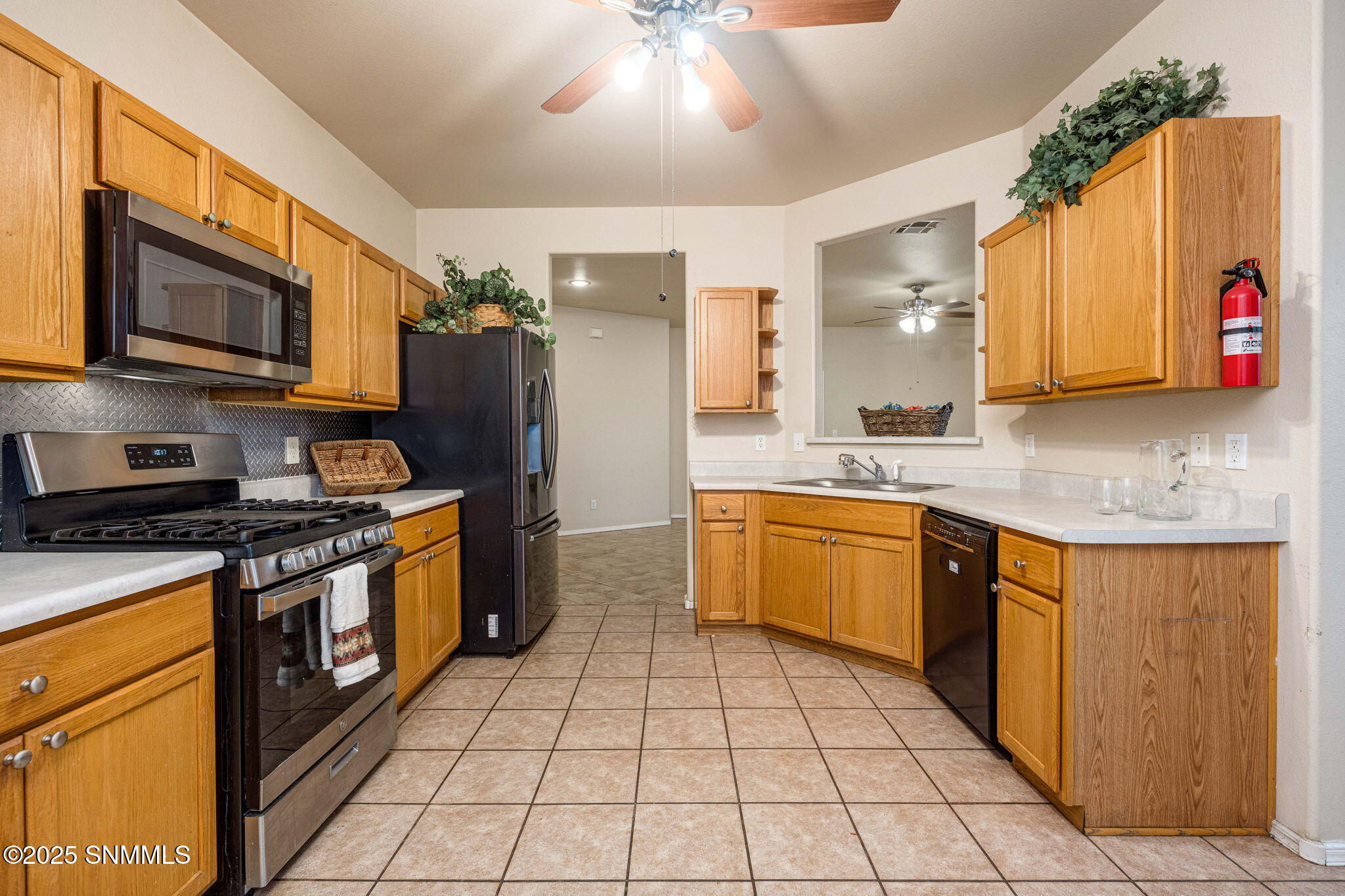5525 Gobi Lane Property Photo 6