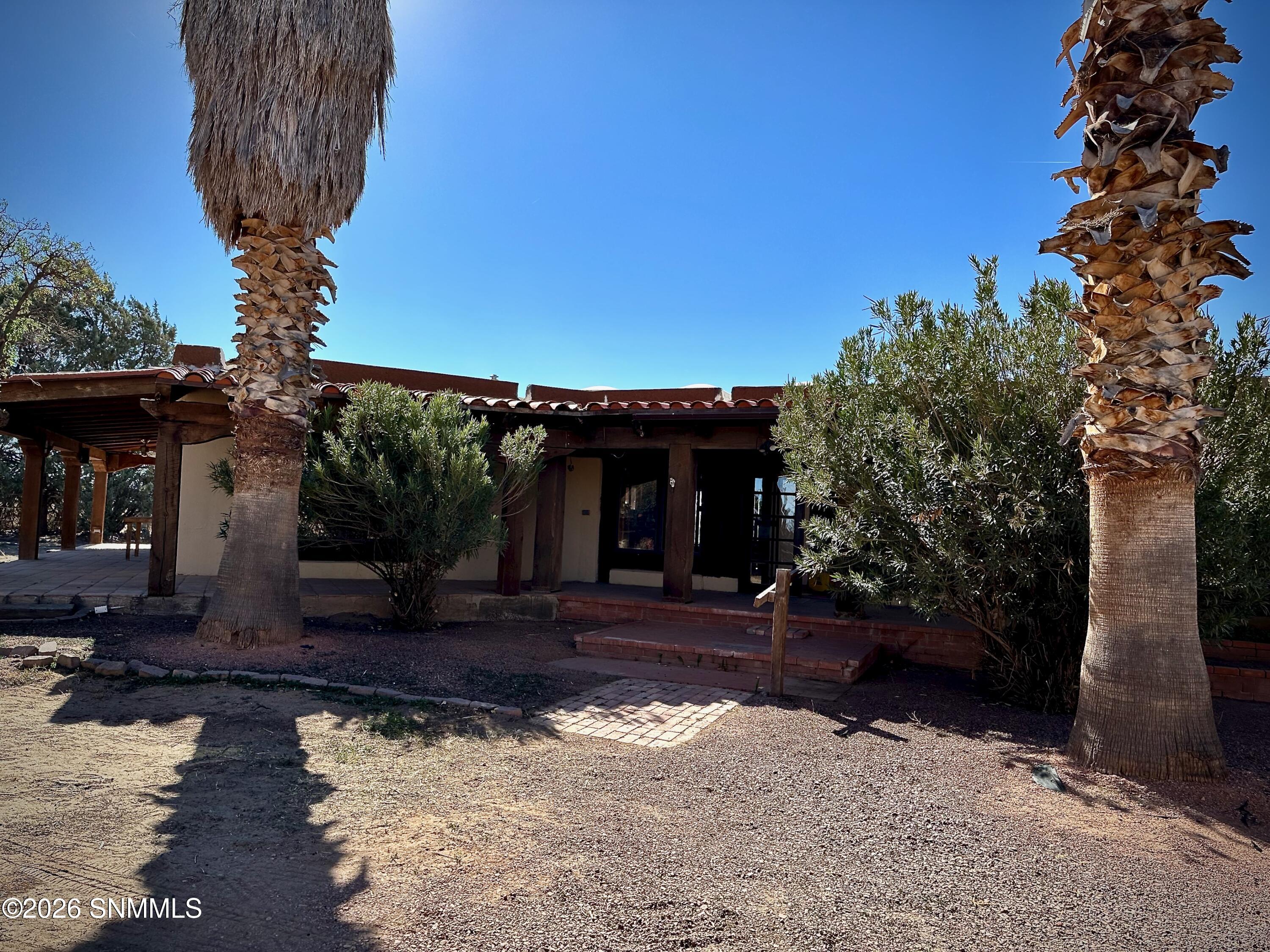 1095 Little Road Property Photo 1