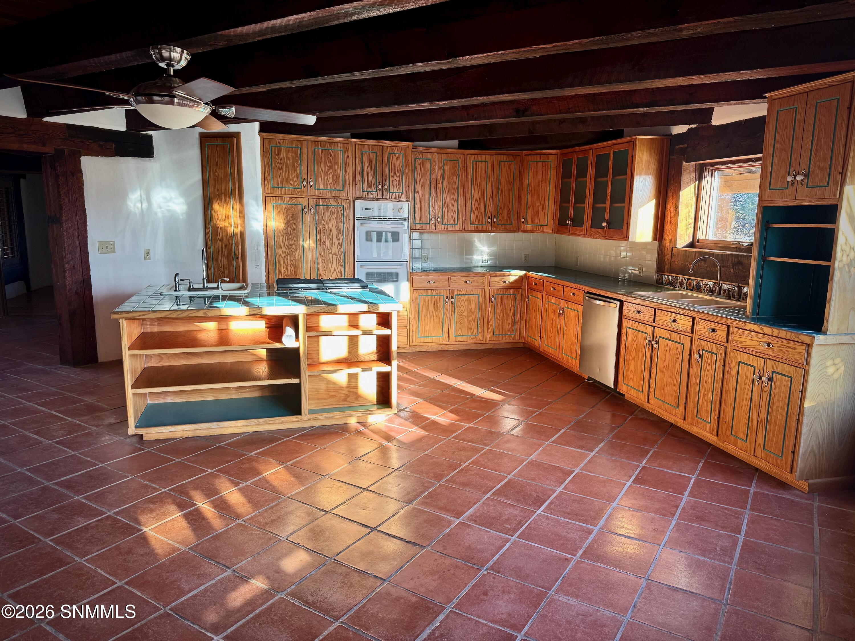 1095 Little Road Property Photo 6