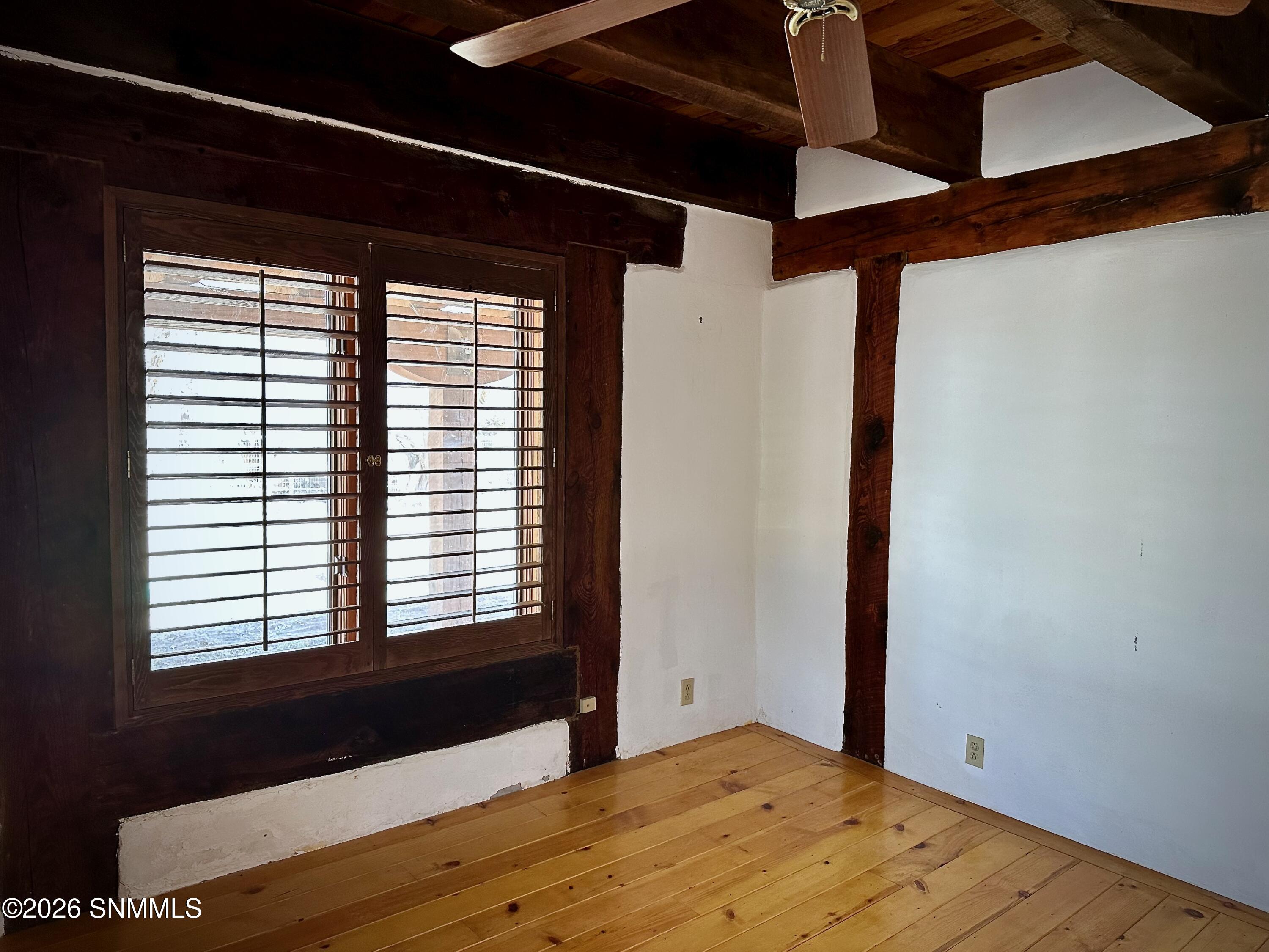 1095 Little Road Property Photo 11