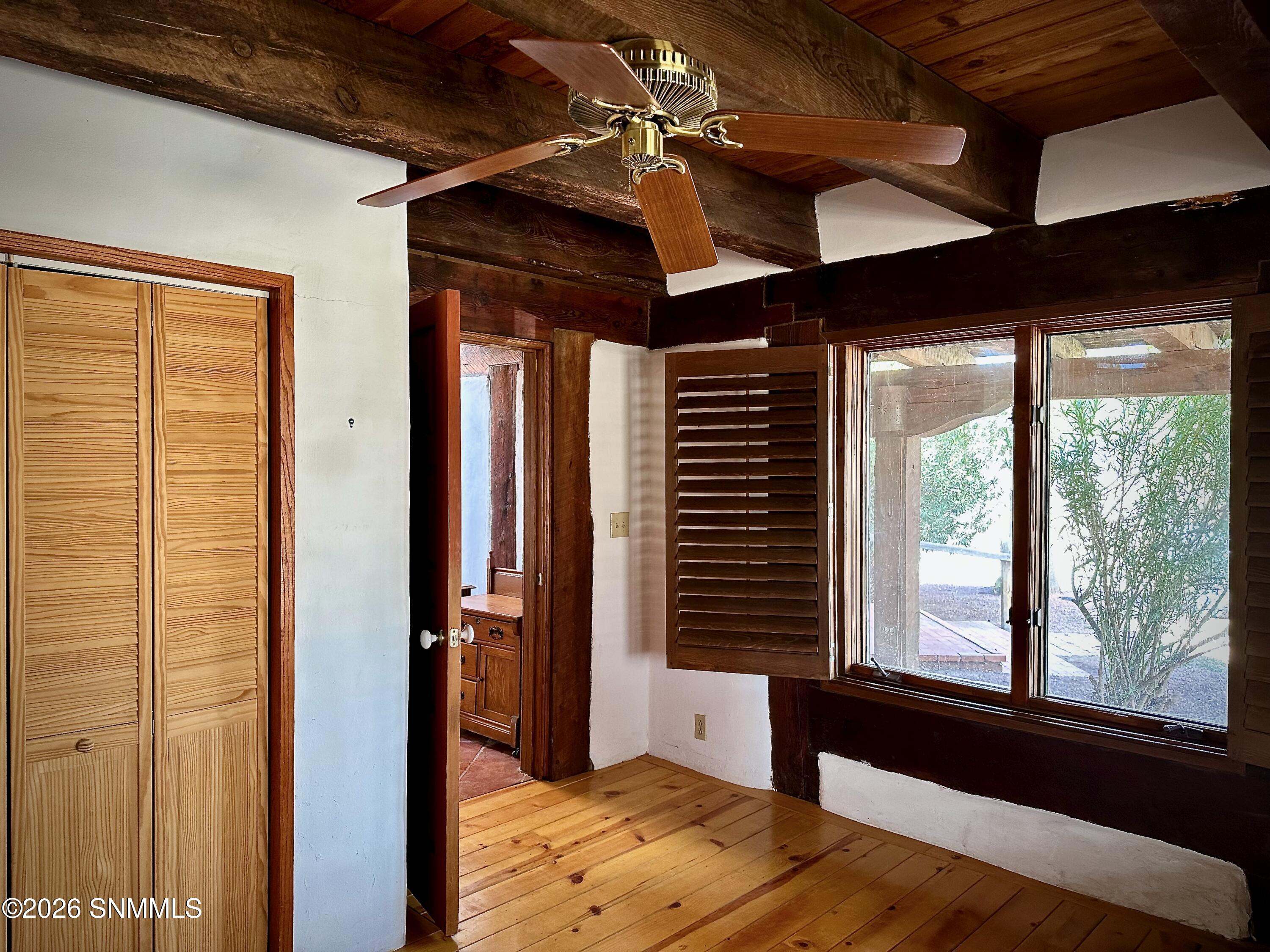 1095 Little Road Property Photo 12