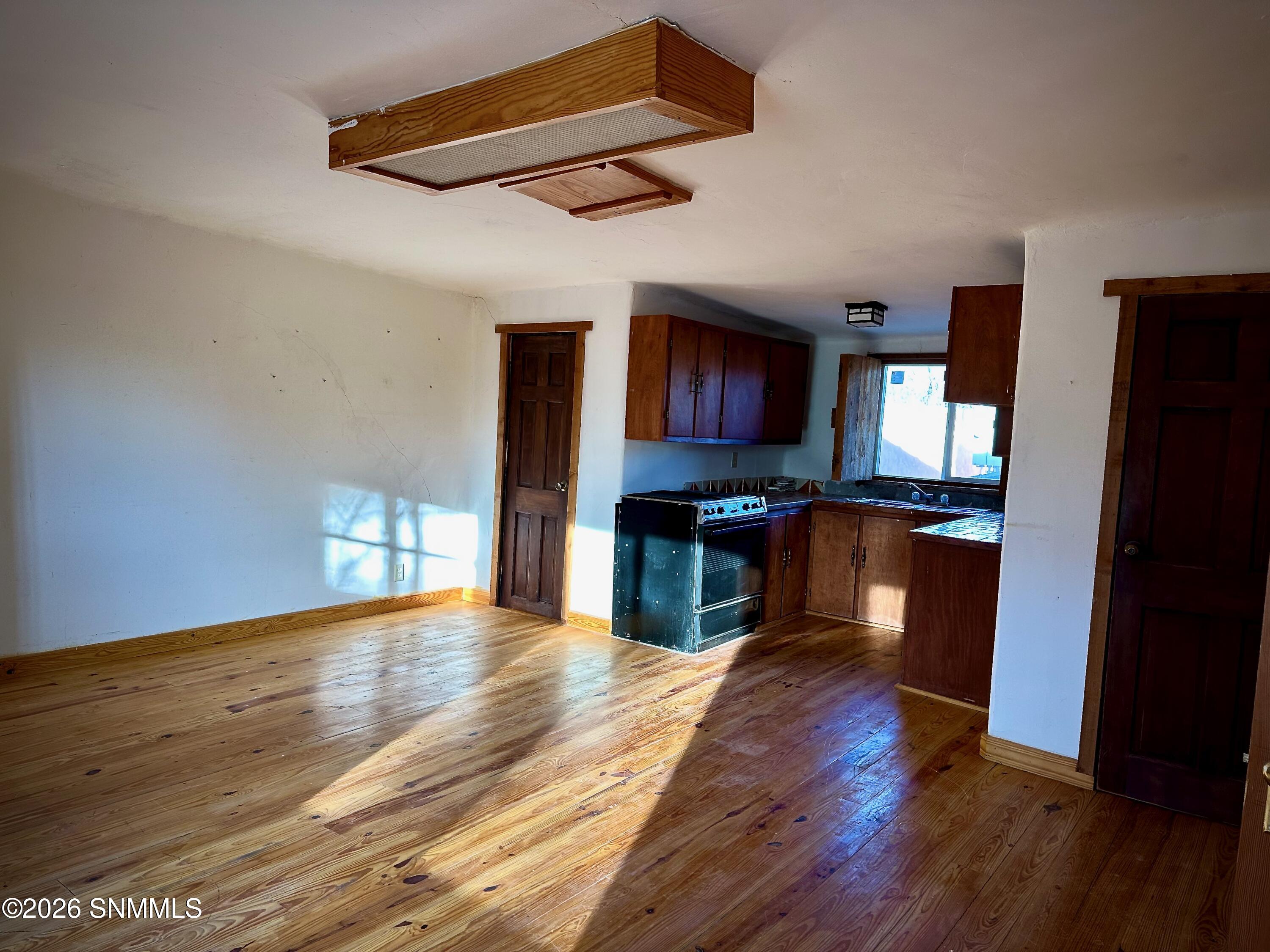 1095 Little Road Property Photo 18