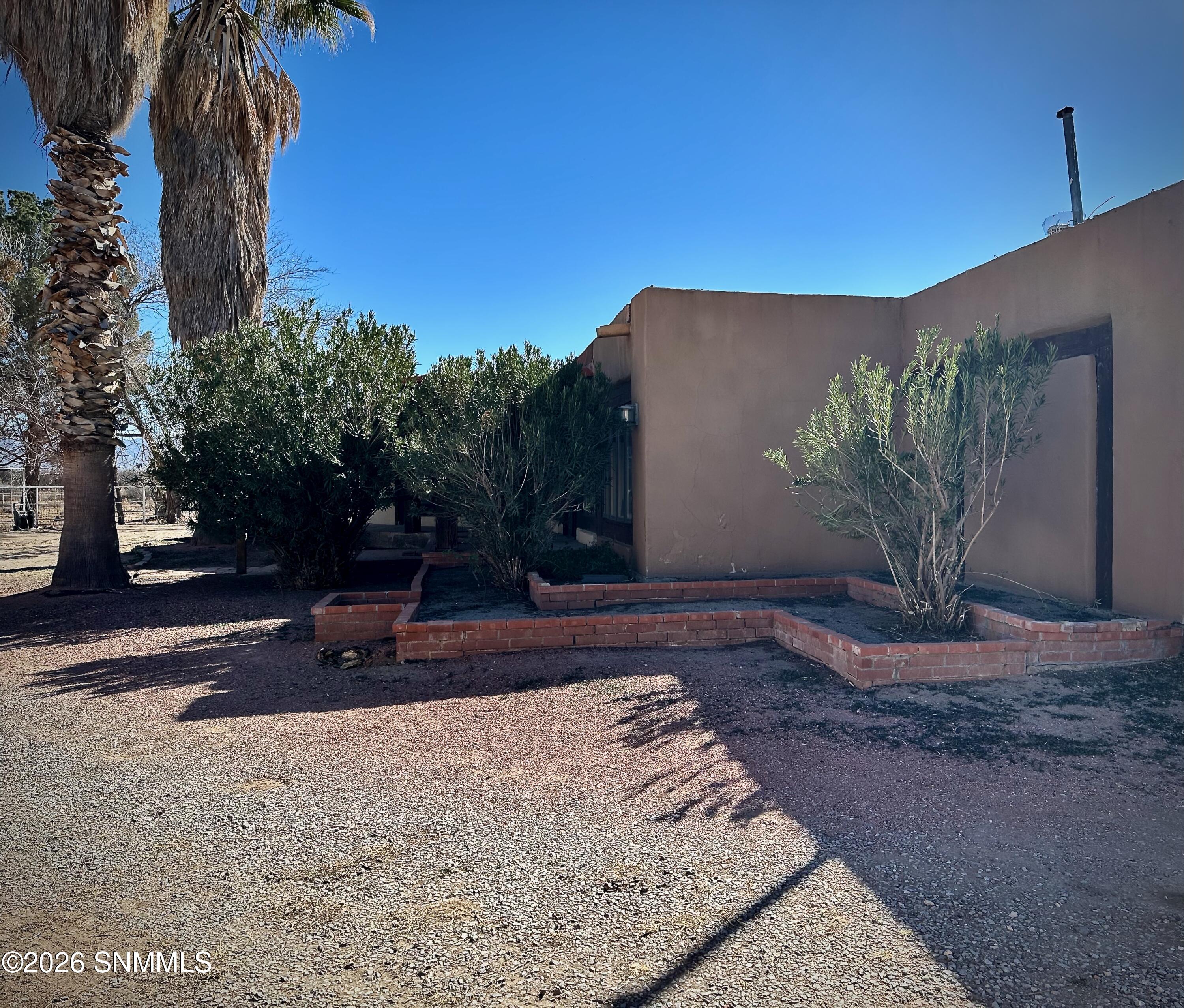 1095 Little Road Property Photo 20