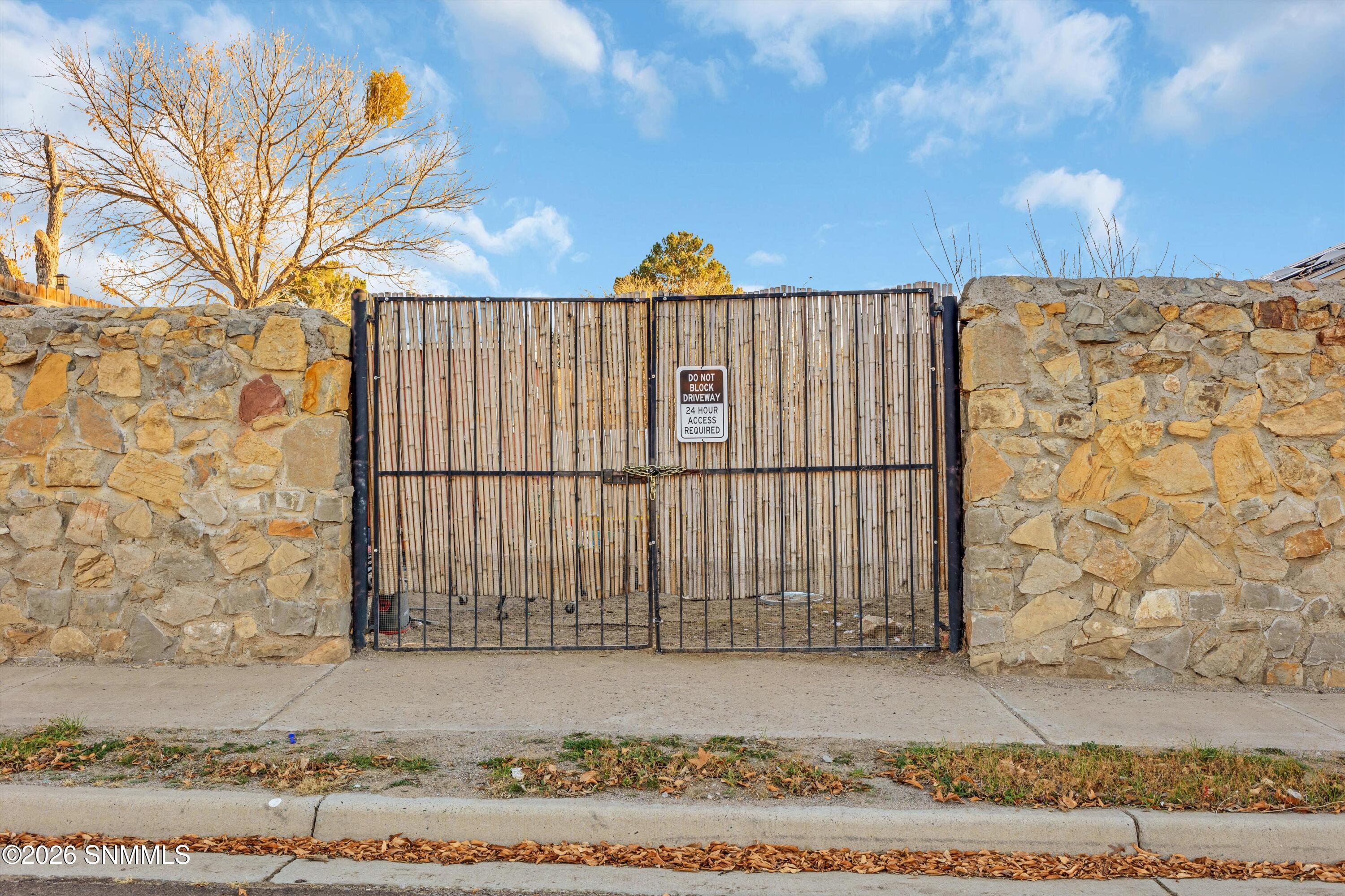 5008 Shadow Mountain Road Property Photo 4