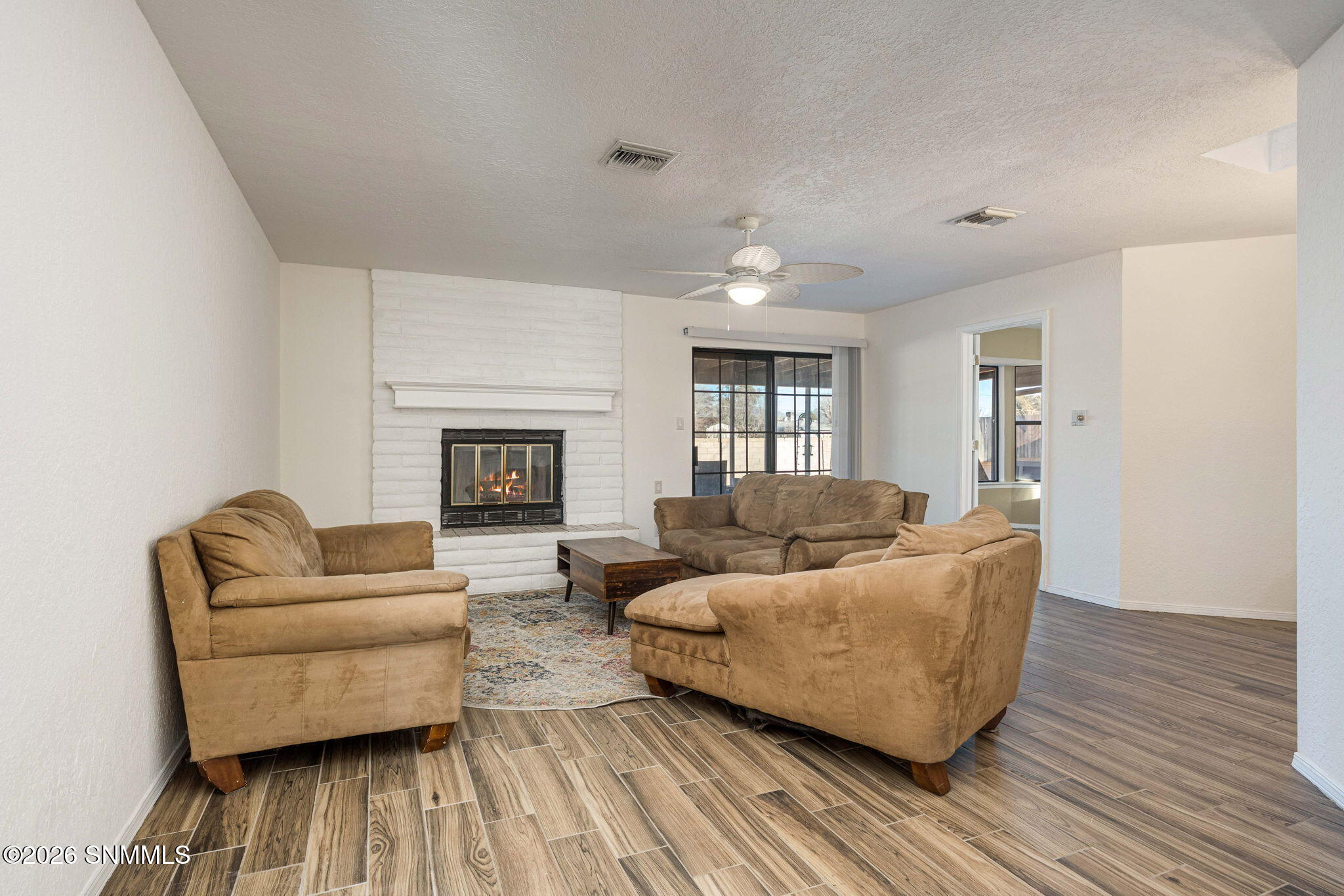 1926 Chateau Drive Property Photo 1
