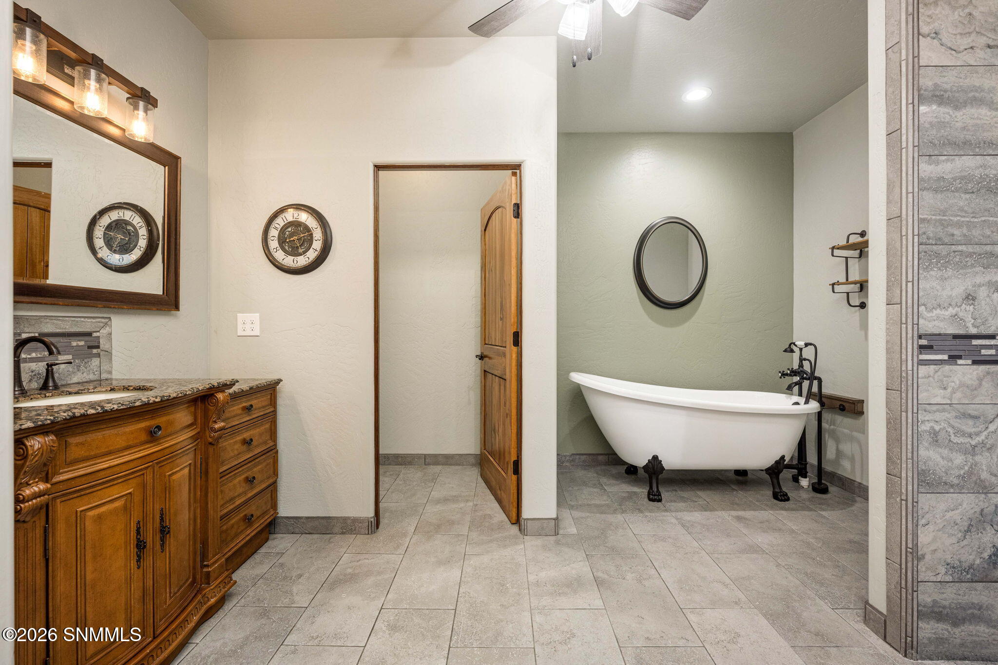 1622 Calle De Valezquez Property Photo 33