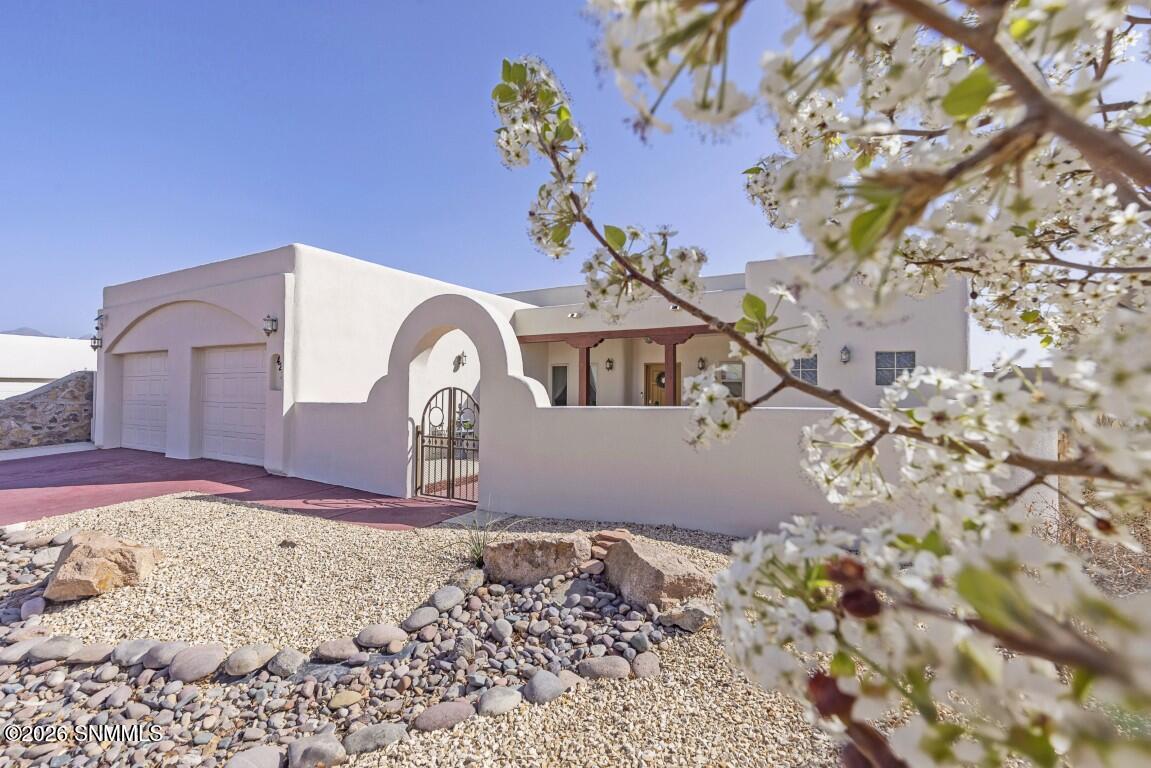 4228 Southern Canyon Loop Property Photo 1