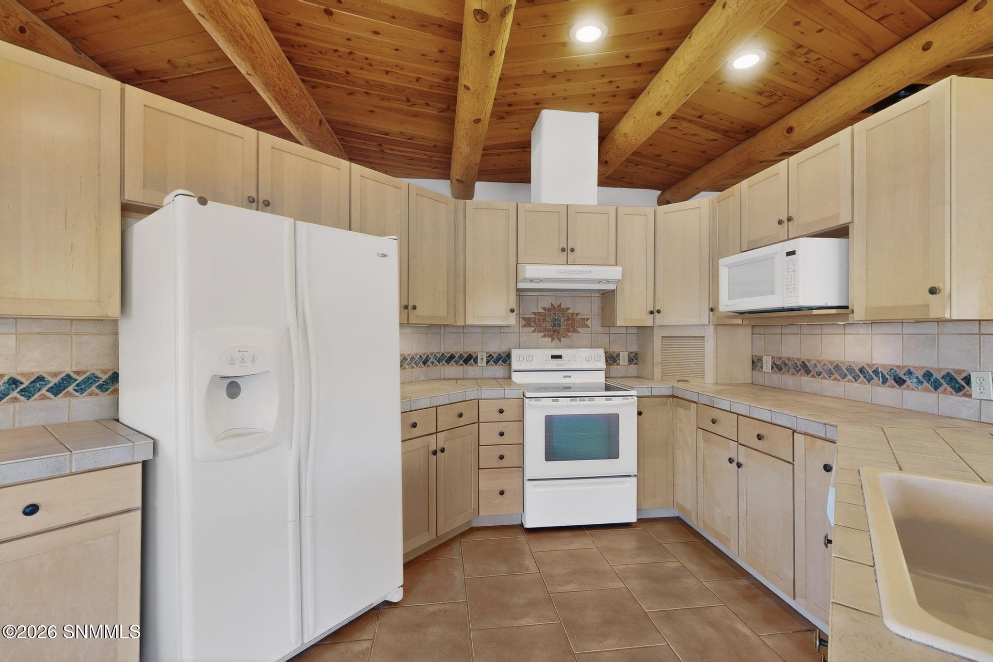 123 Victorio Trail Property Photo 4