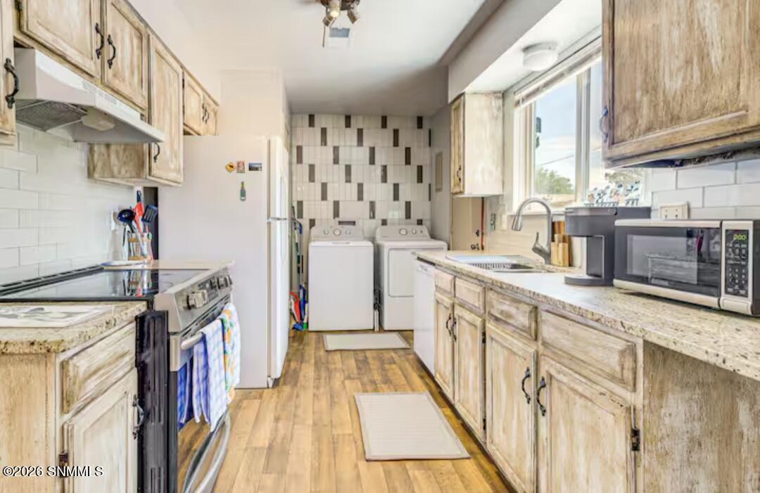 1886 Webster Avenue Property Photo 9