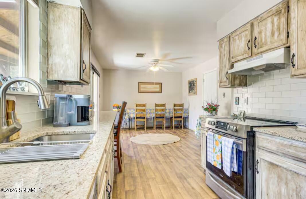 1886 Webster Avenue Property Photo 10