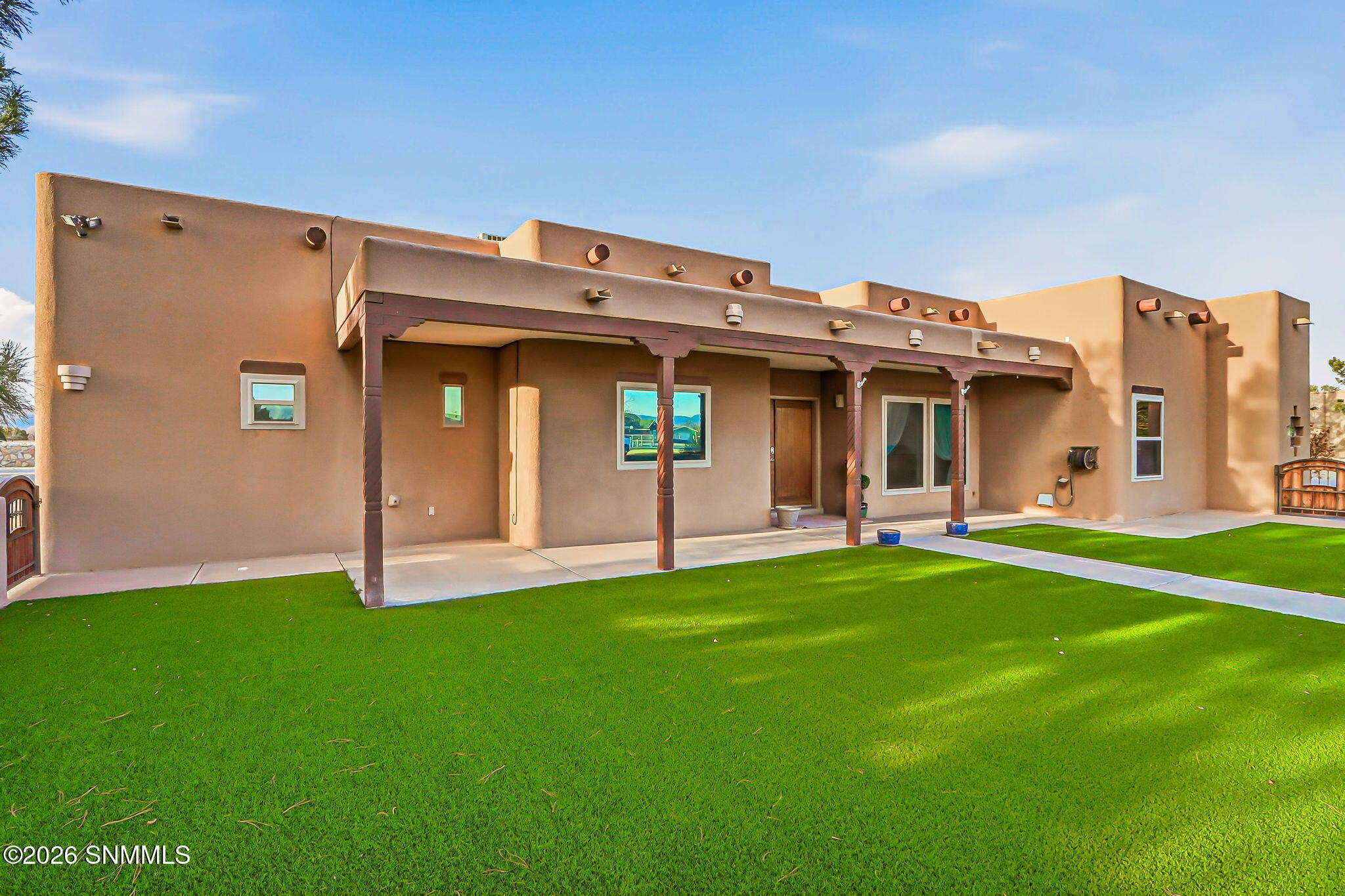 1285 Apple Tree Lane Property Photo 1