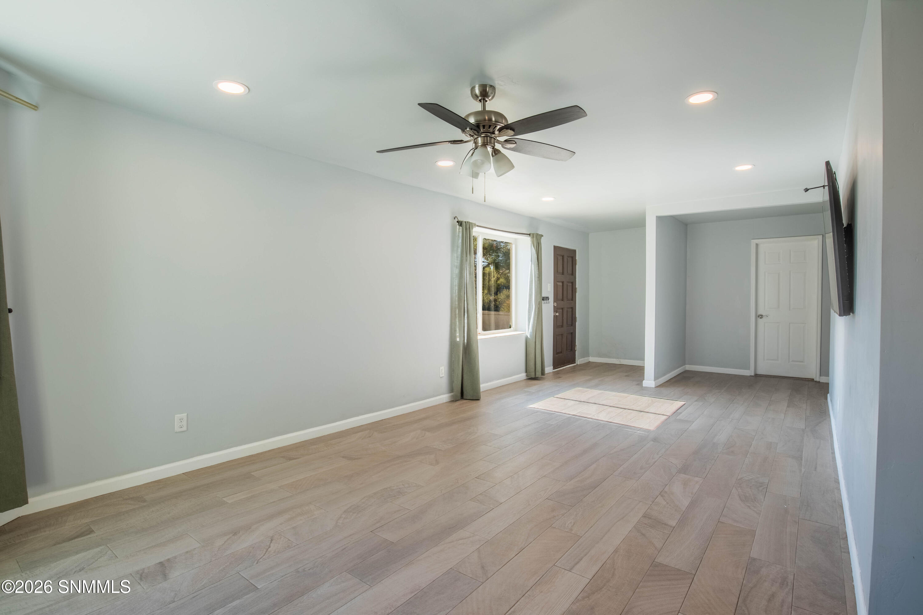 1035 E Mulberry Avenue Property Photo 11