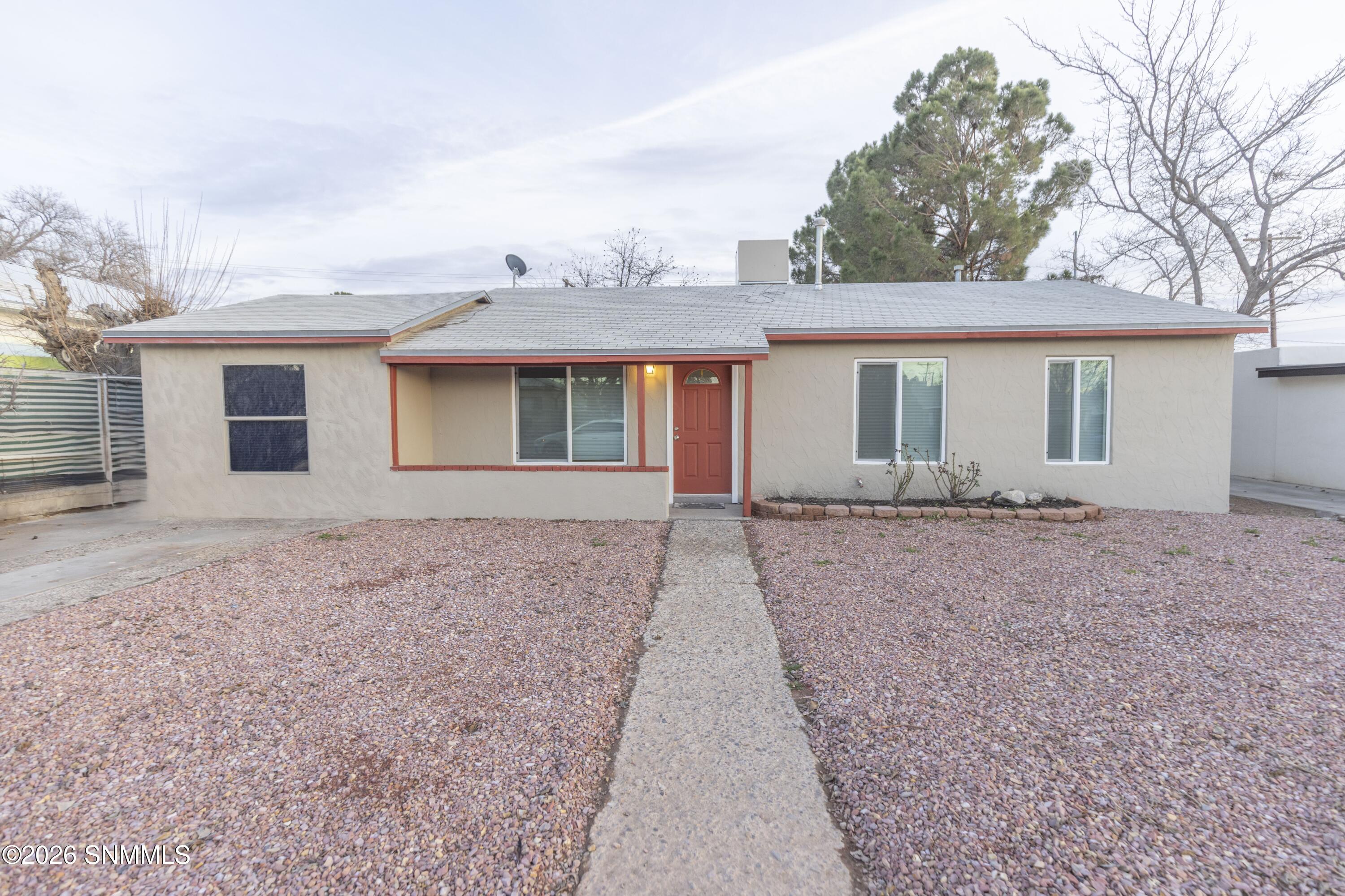 1104 Gardner Avenue Property Photo 1