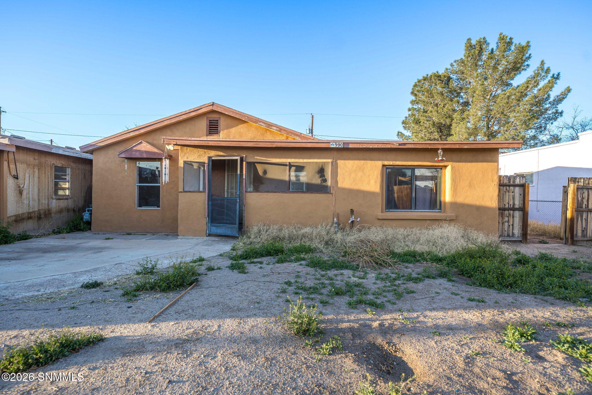 990 Brownlee Avenue Property Photo 3