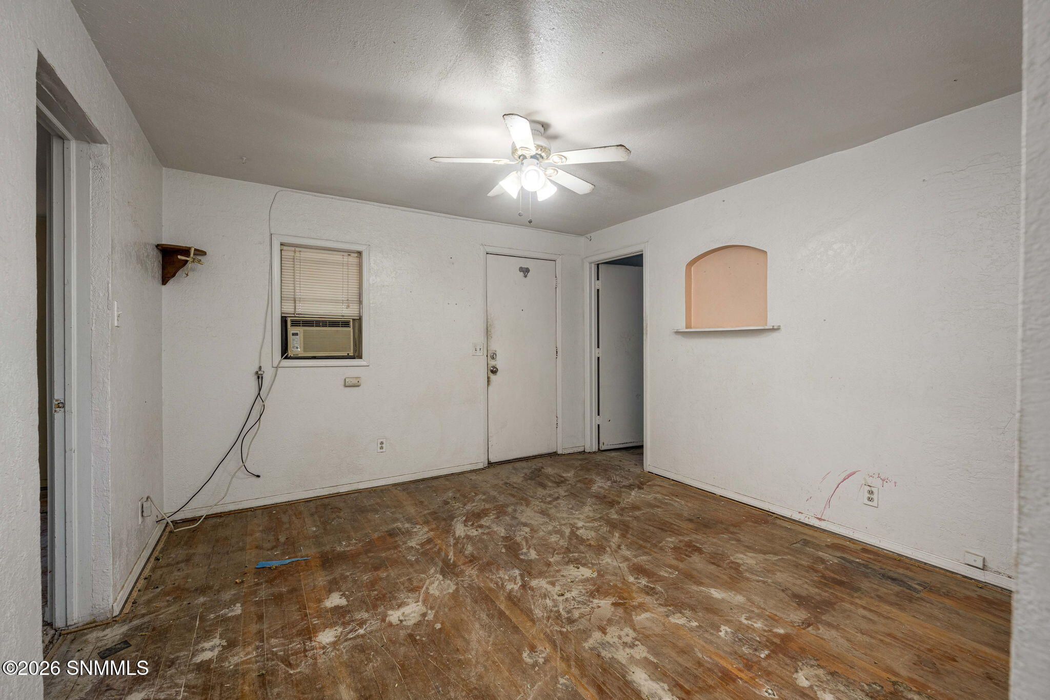 990 Brownlee Avenue Property Photo 7