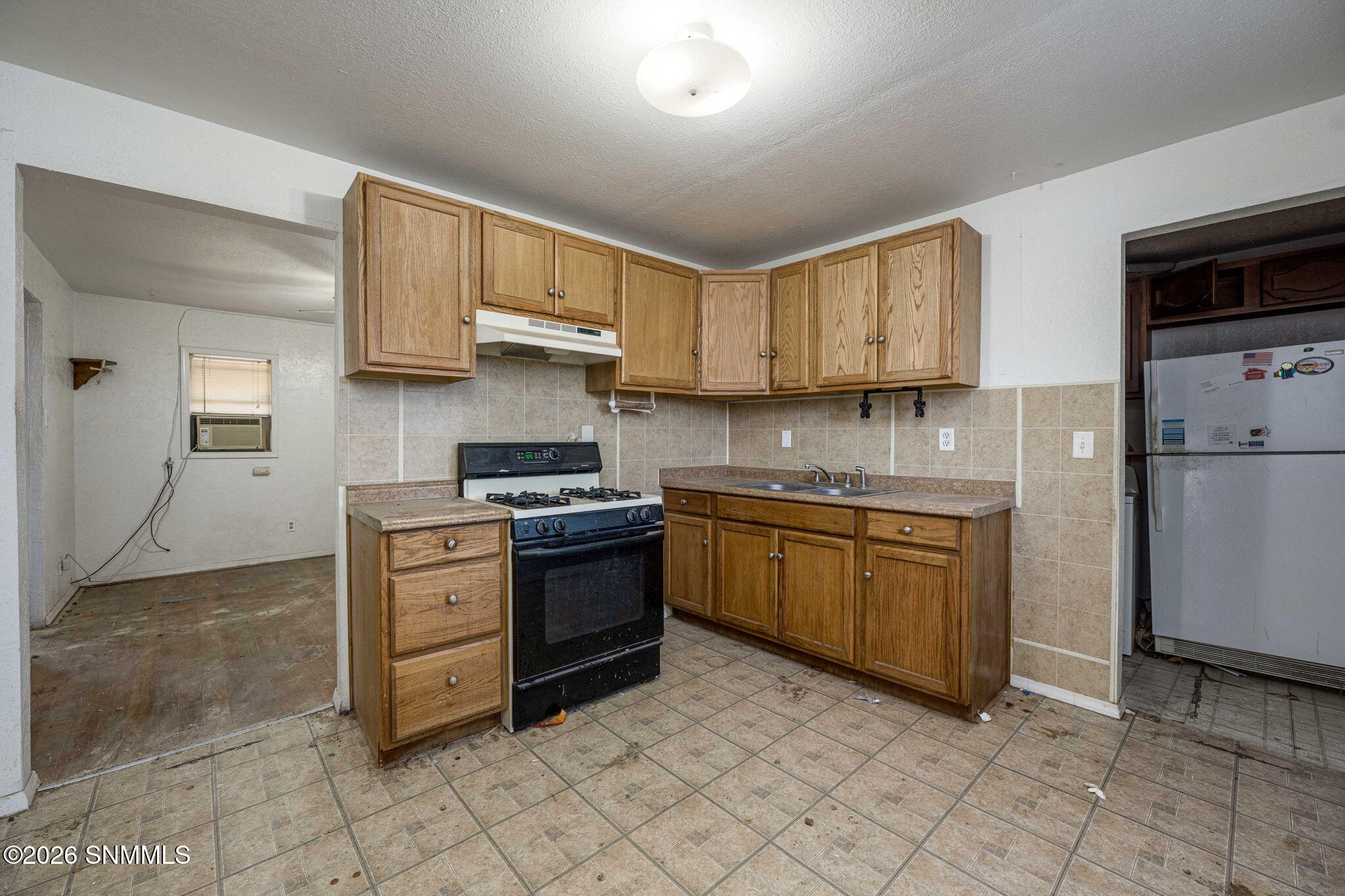 990 Brownlee Avenue Property Photo 9