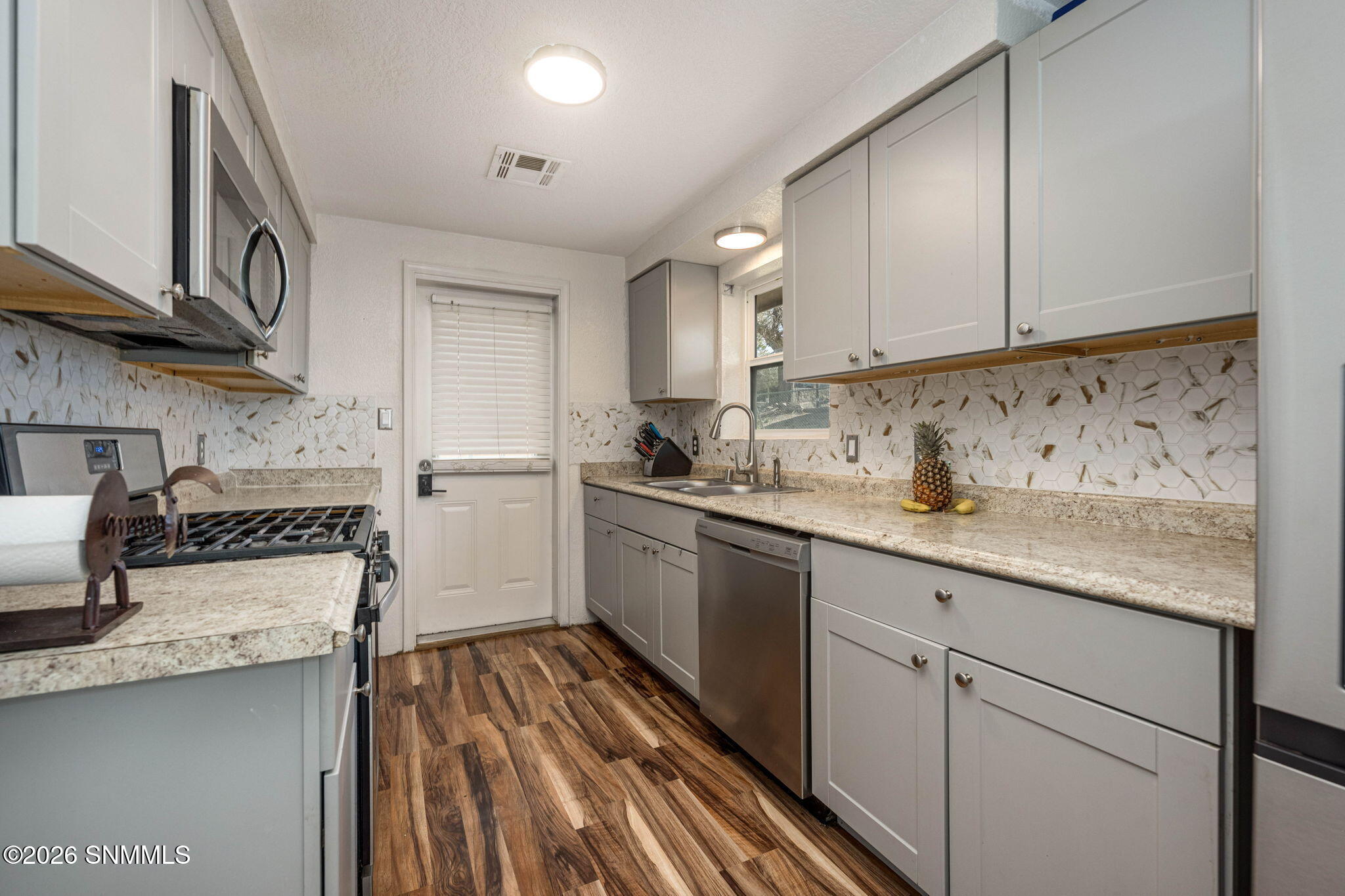 5267 Navajo Trail Property Photo 8