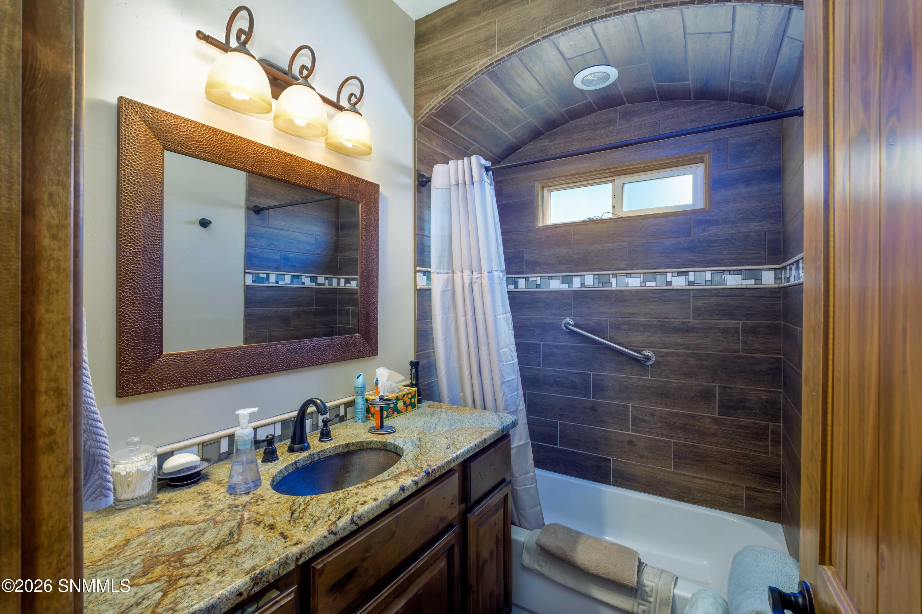 3703 Santa Cecilia Avenue Property Photo 15