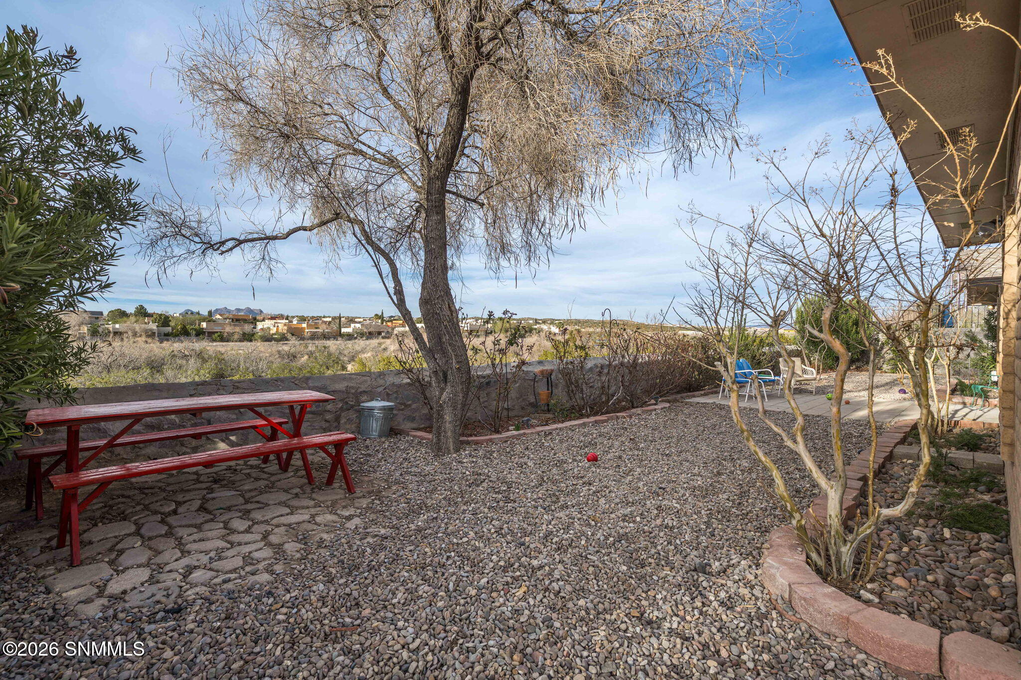 2303 Uranus Avenue Property Photo 2