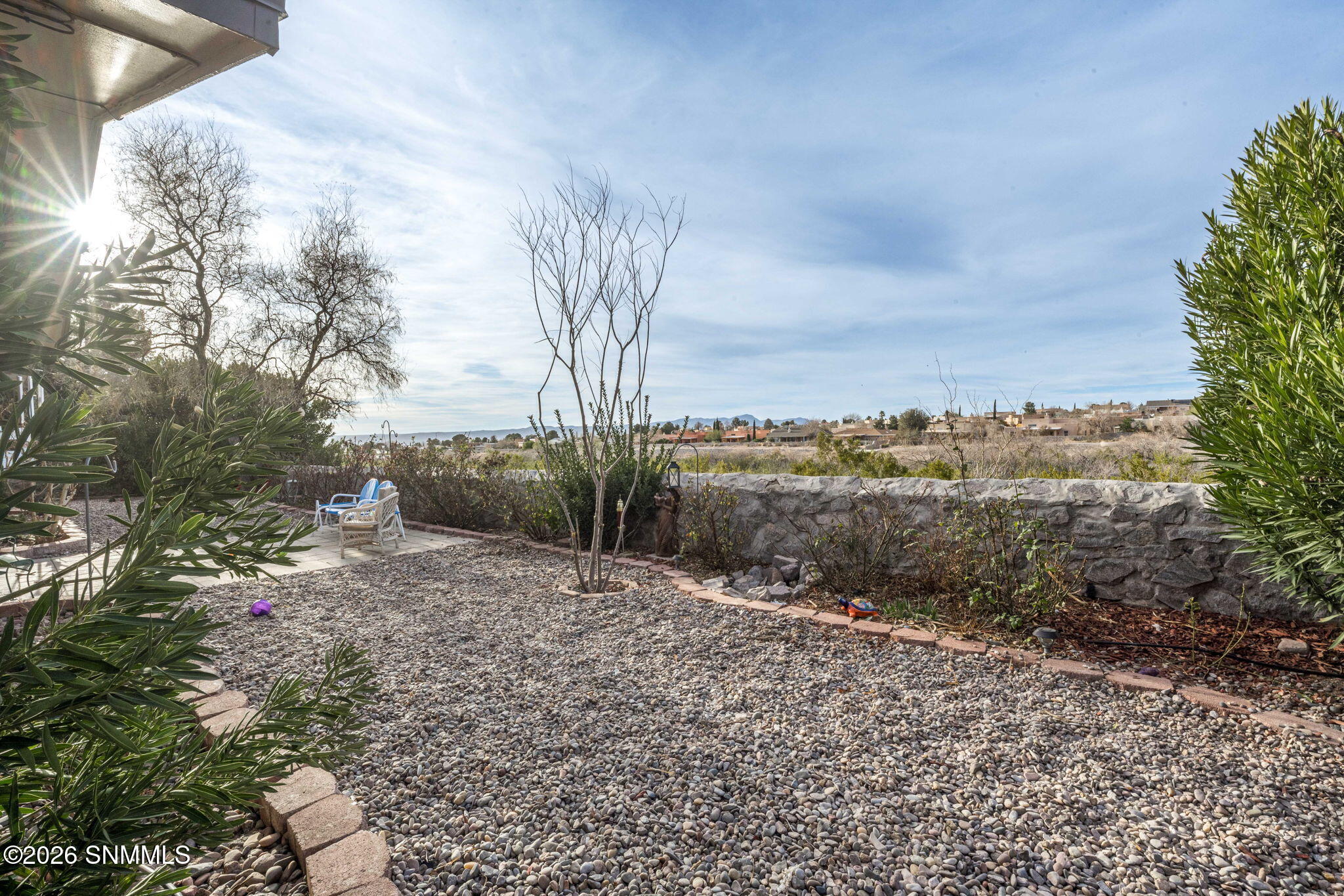 2303 Uranus Avenue Property Photo 4