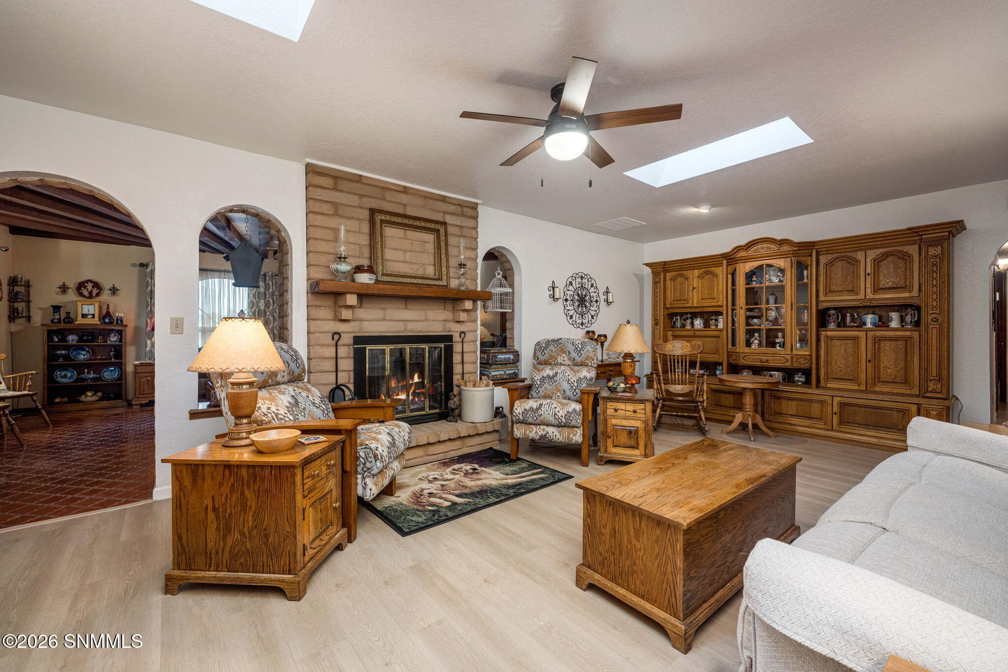 2303 Uranus Avenue Property Photo 6
