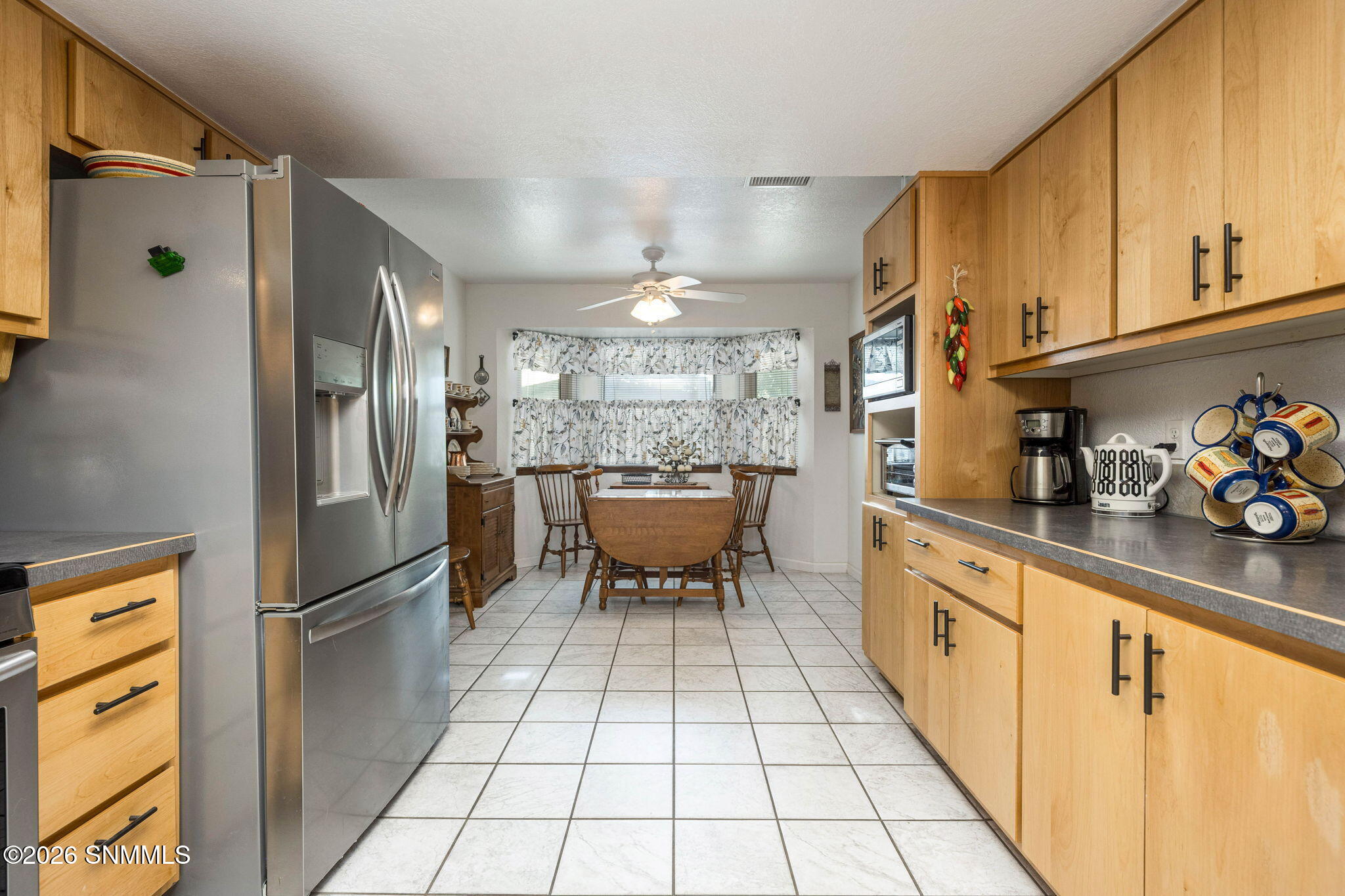 2303 Uranus Avenue Property Photo 8