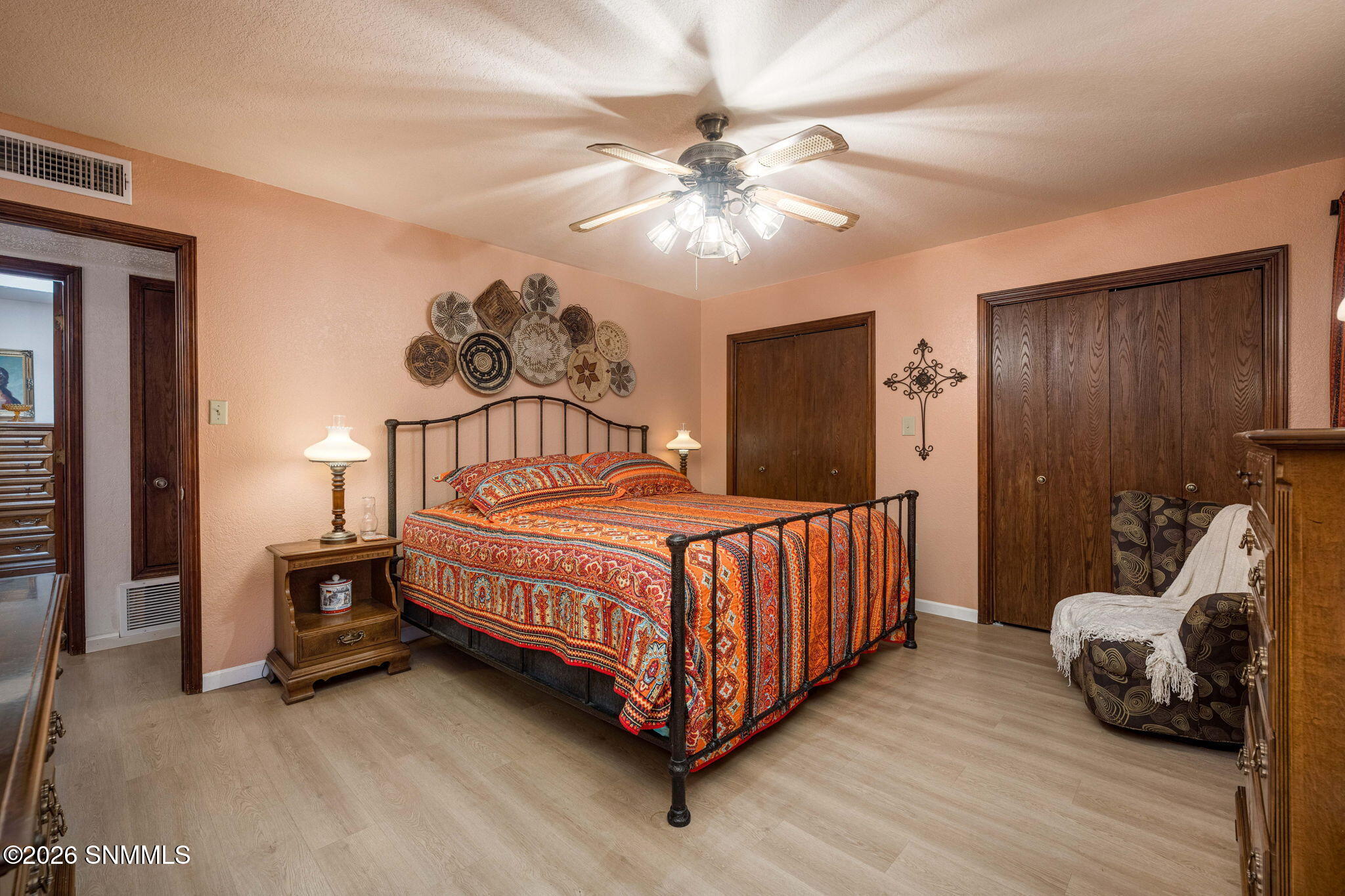 2303 Uranus Avenue Property Photo 10
