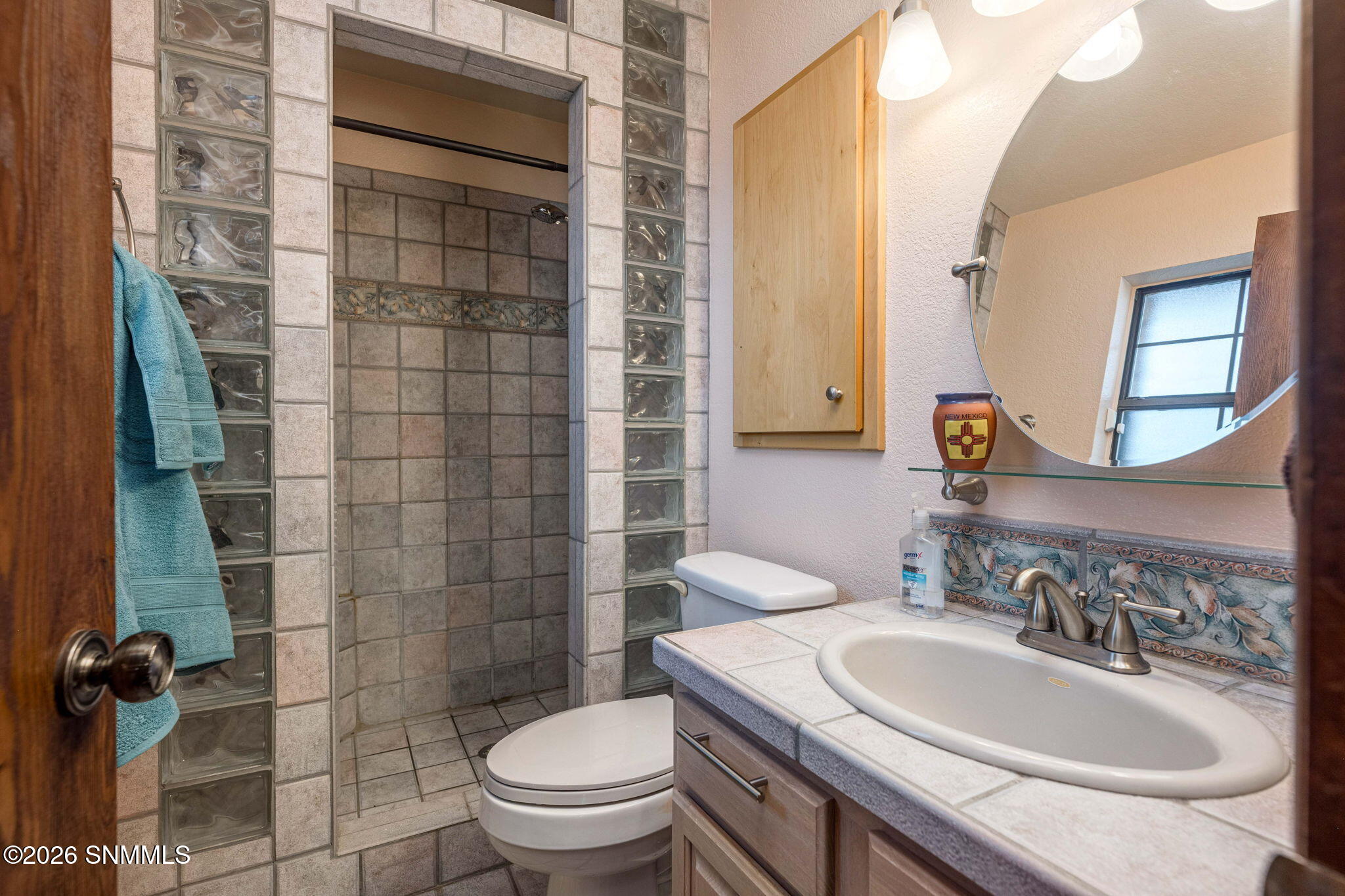 2303 Uranus Avenue Property Photo 11