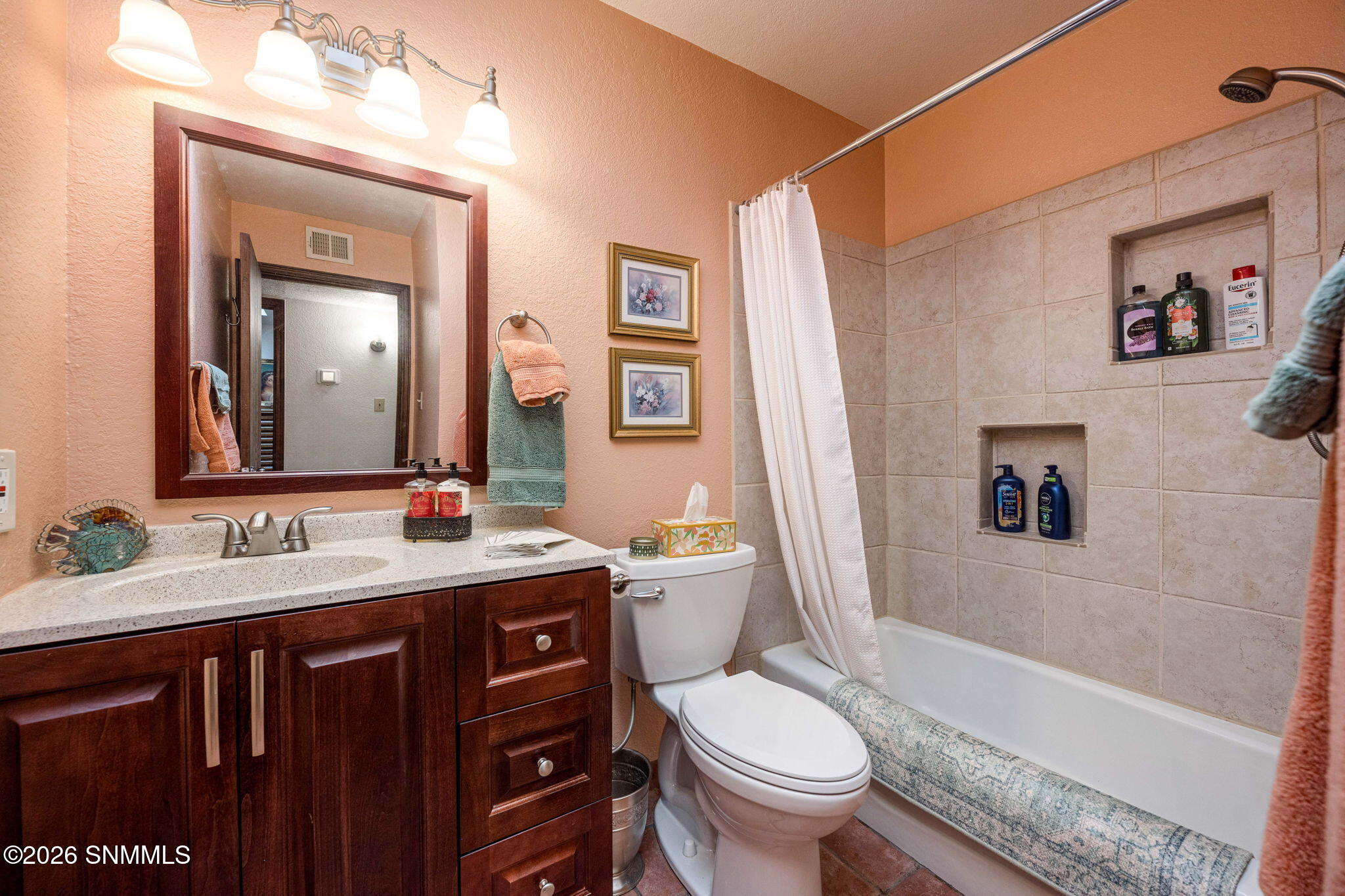 2303 Uranus Avenue Property Photo 13