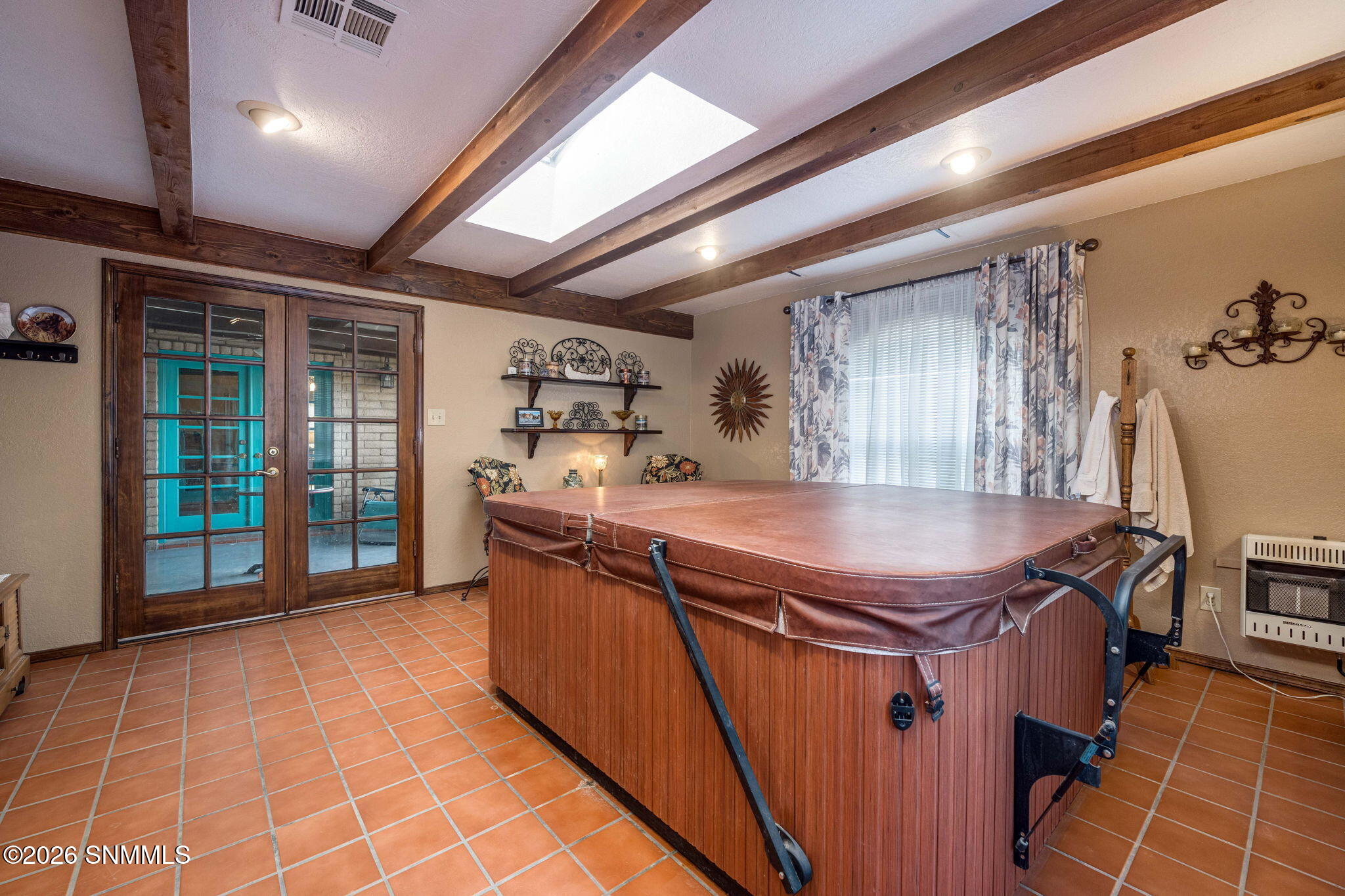 2303 Uranus Avenue Property Photo 16