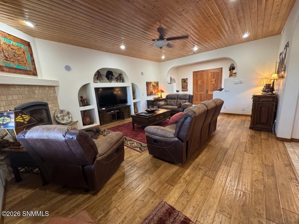 809 High Mesa Road Property Photo 6