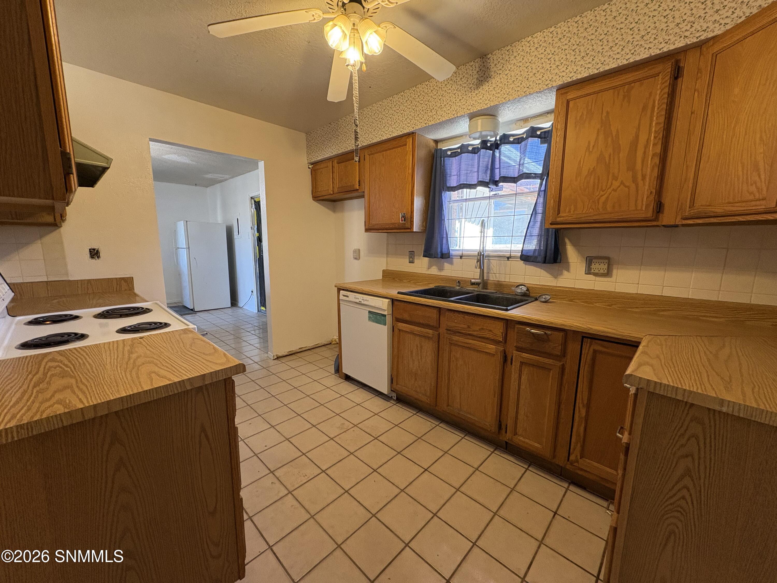 5050 Churchill Avenue Property Photo 7