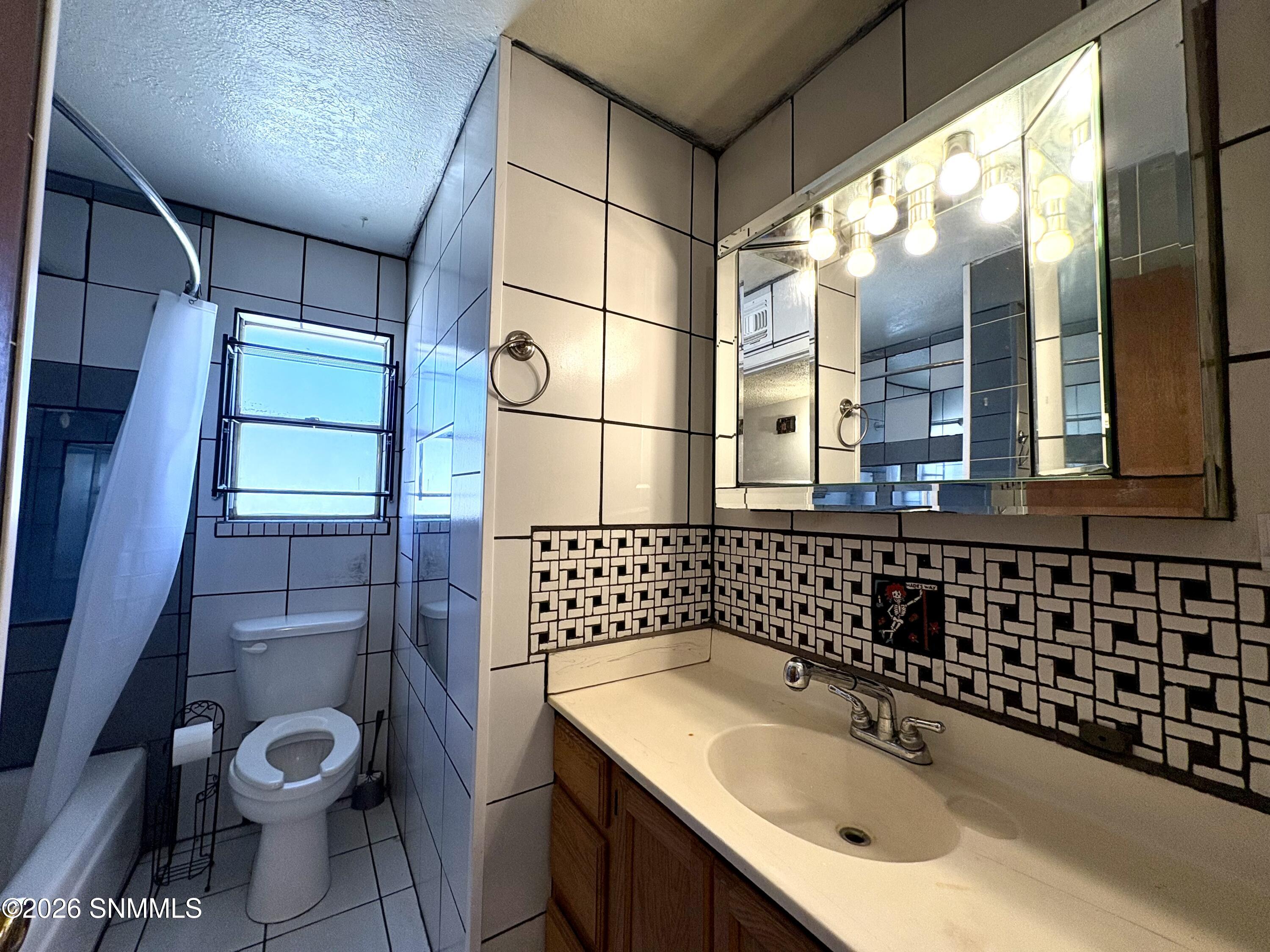 5050 Churchill Avenue Property Photo 11
