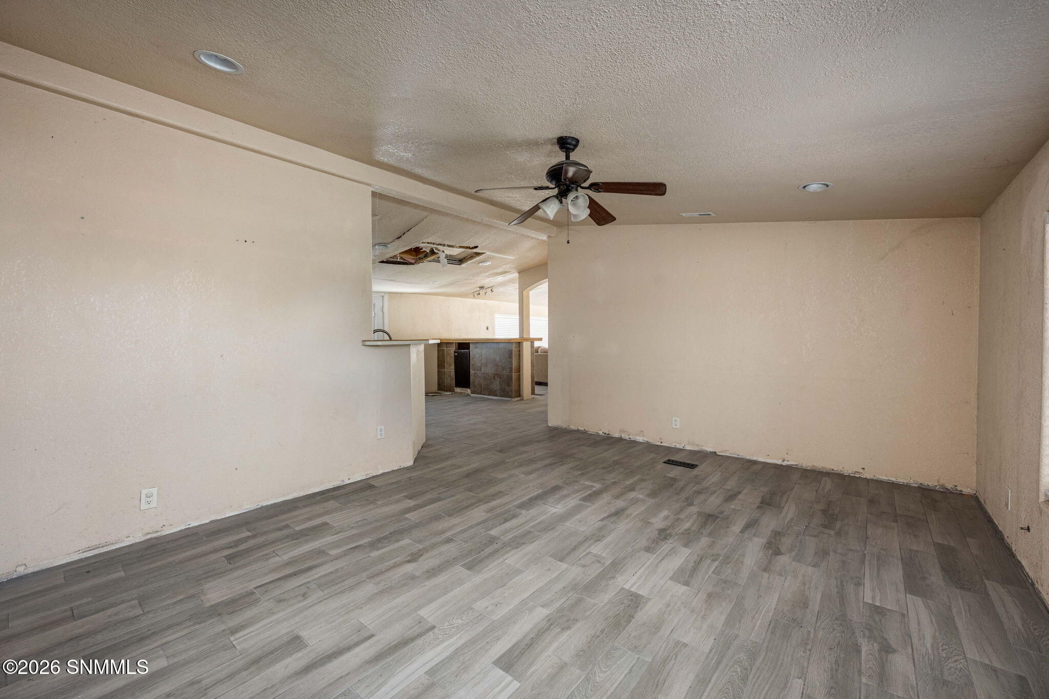 4740 Country Place Property Photo 5