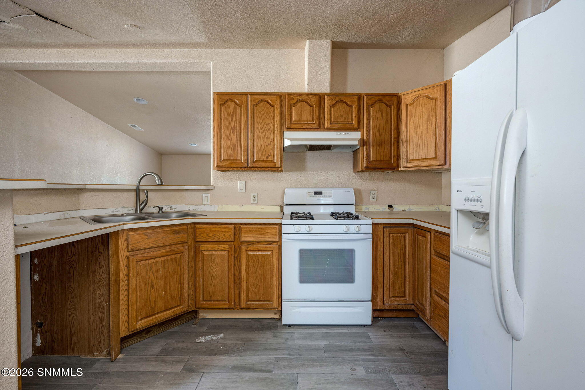 4740 Country Place Property Photo 9