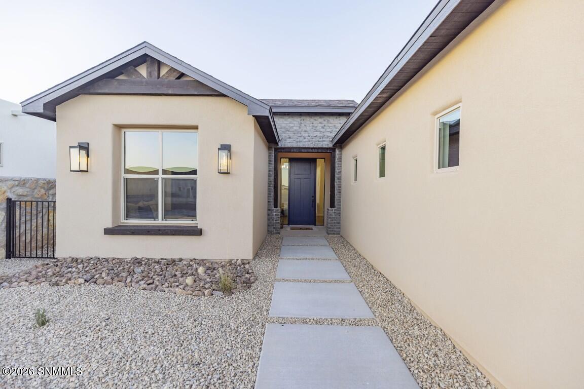 6735 Fairchild Loop Property Photo 3