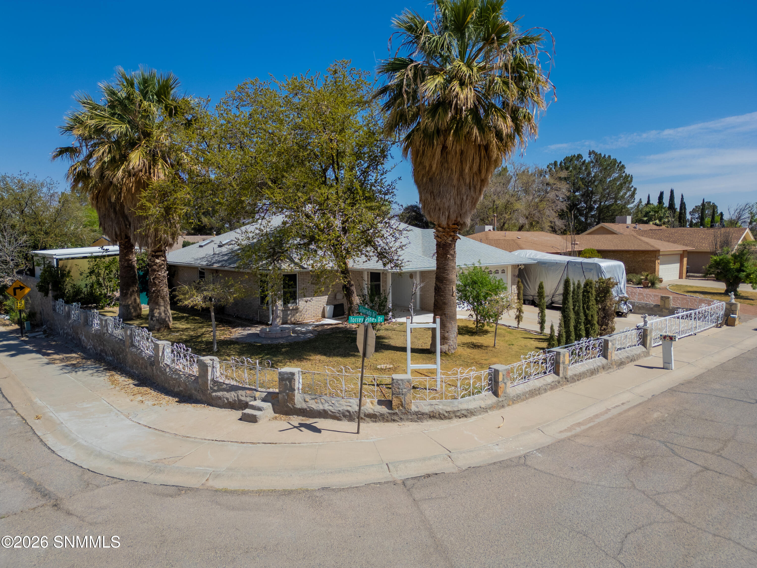 140 Torrey Pines Drive Property Photo 2