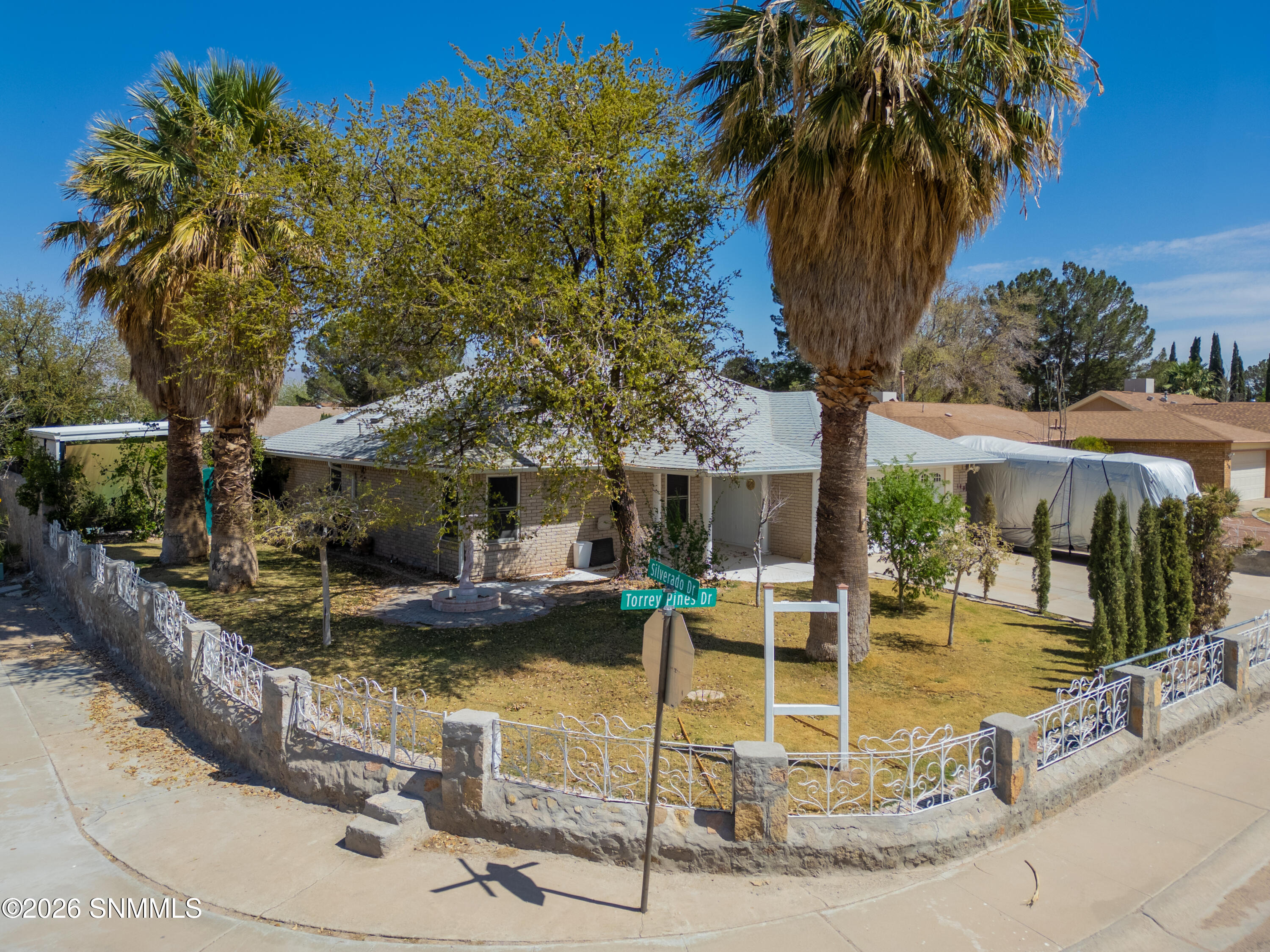 140 Torrey Pines Drive Property Photo 4