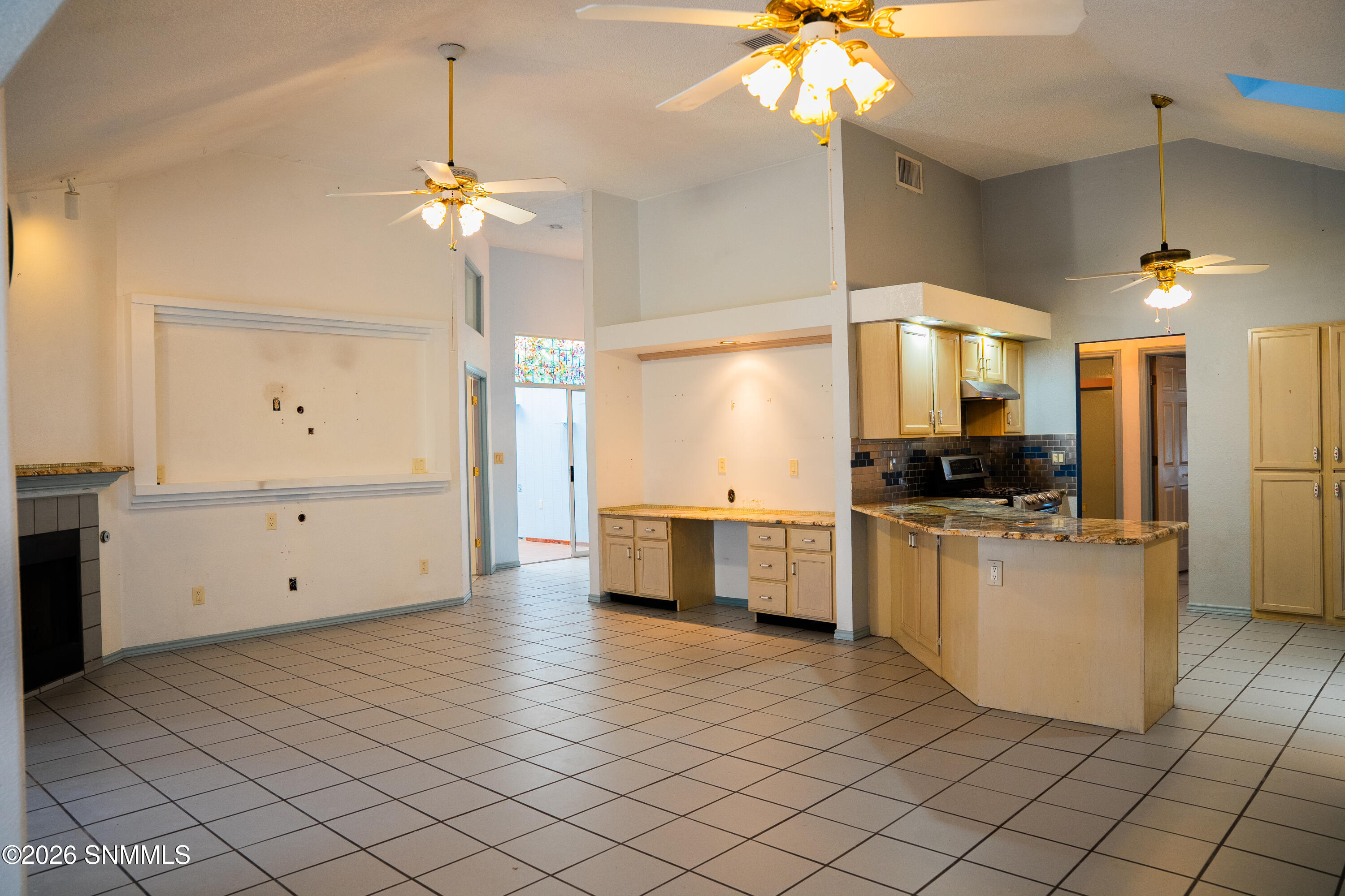 140 Torrey Pines Drive Property Photo 14