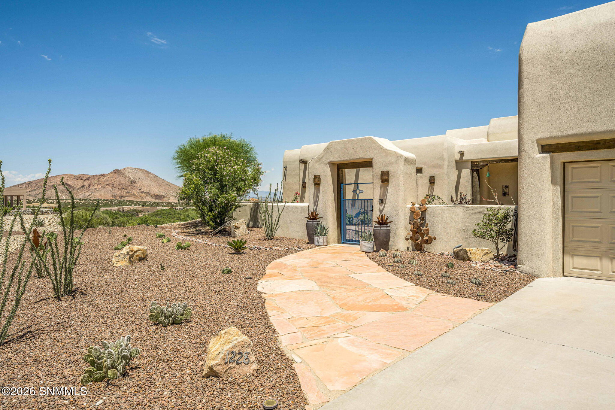 1228 Goldeneye Court Property Photo 3