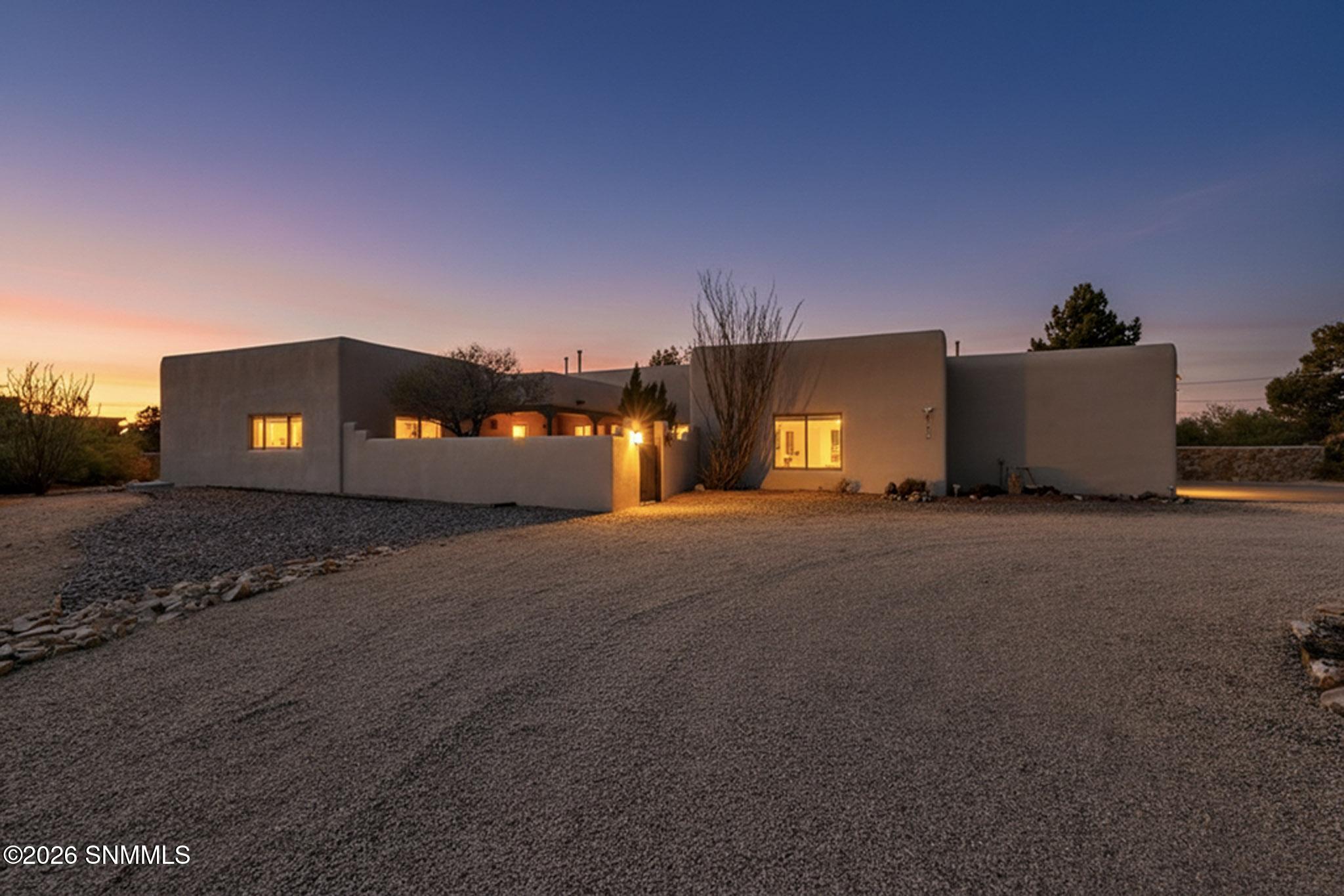 5875 N Jornada Road Property Photo 1