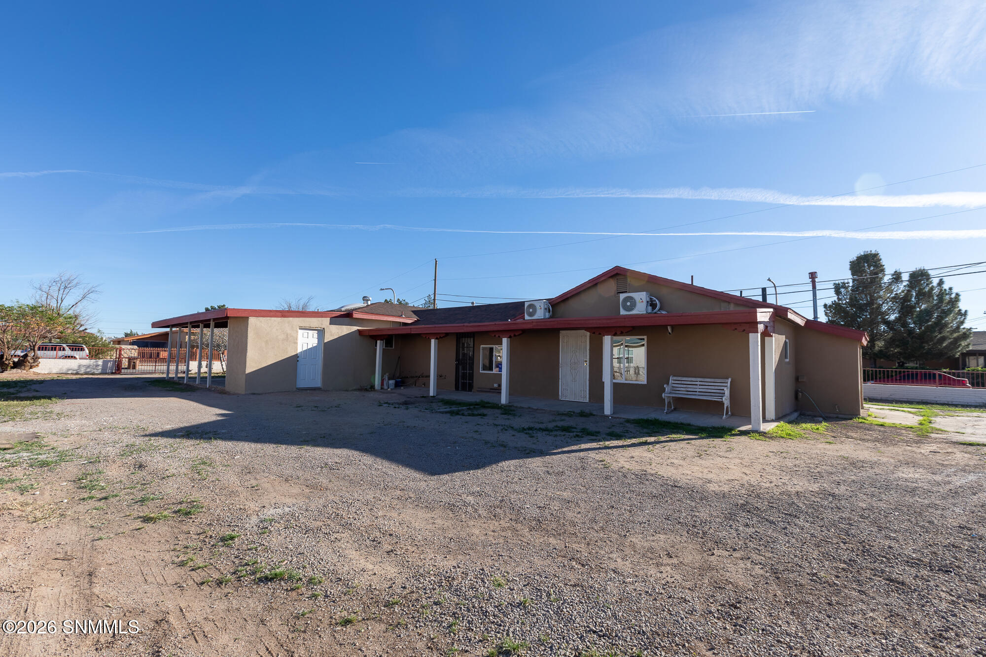 1220 W Hall Avenue Property Photo 4