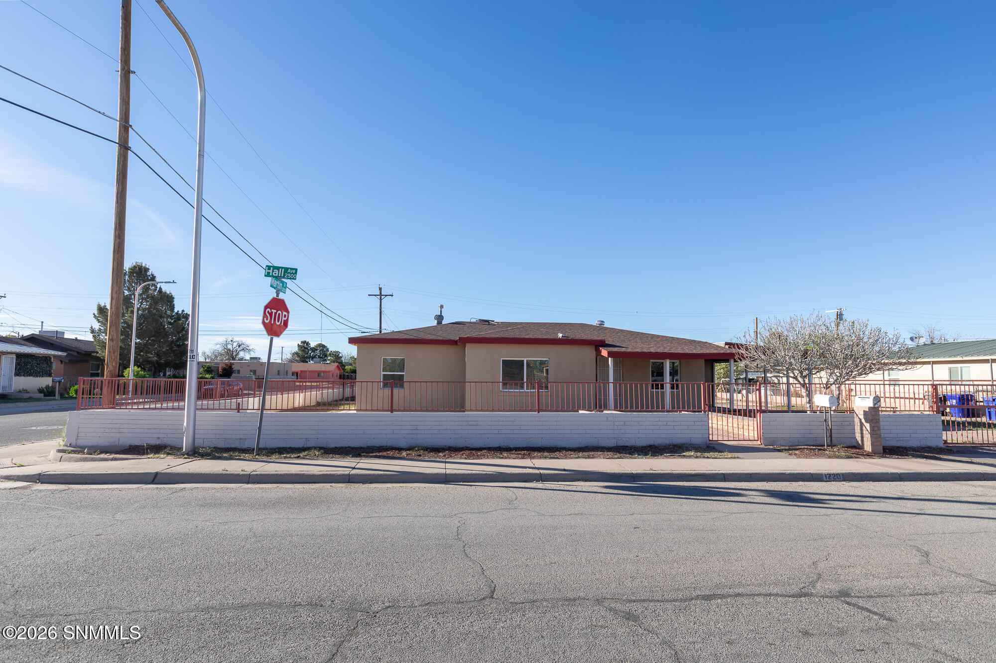 1220 W Hall Avenue Property Photo 5
