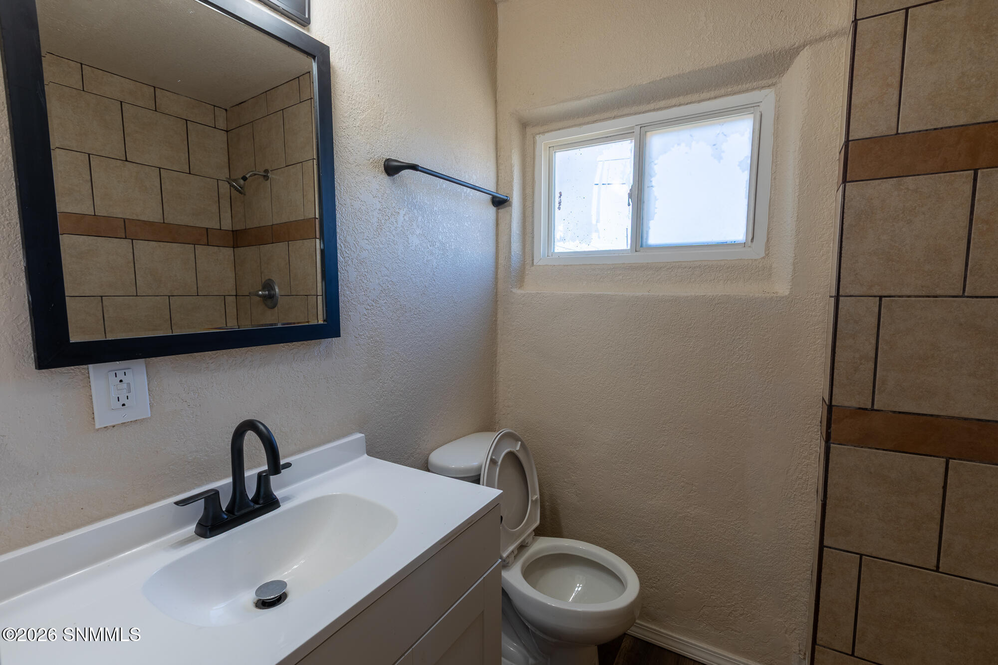 1220 W Hall Avenue Property Photo 11