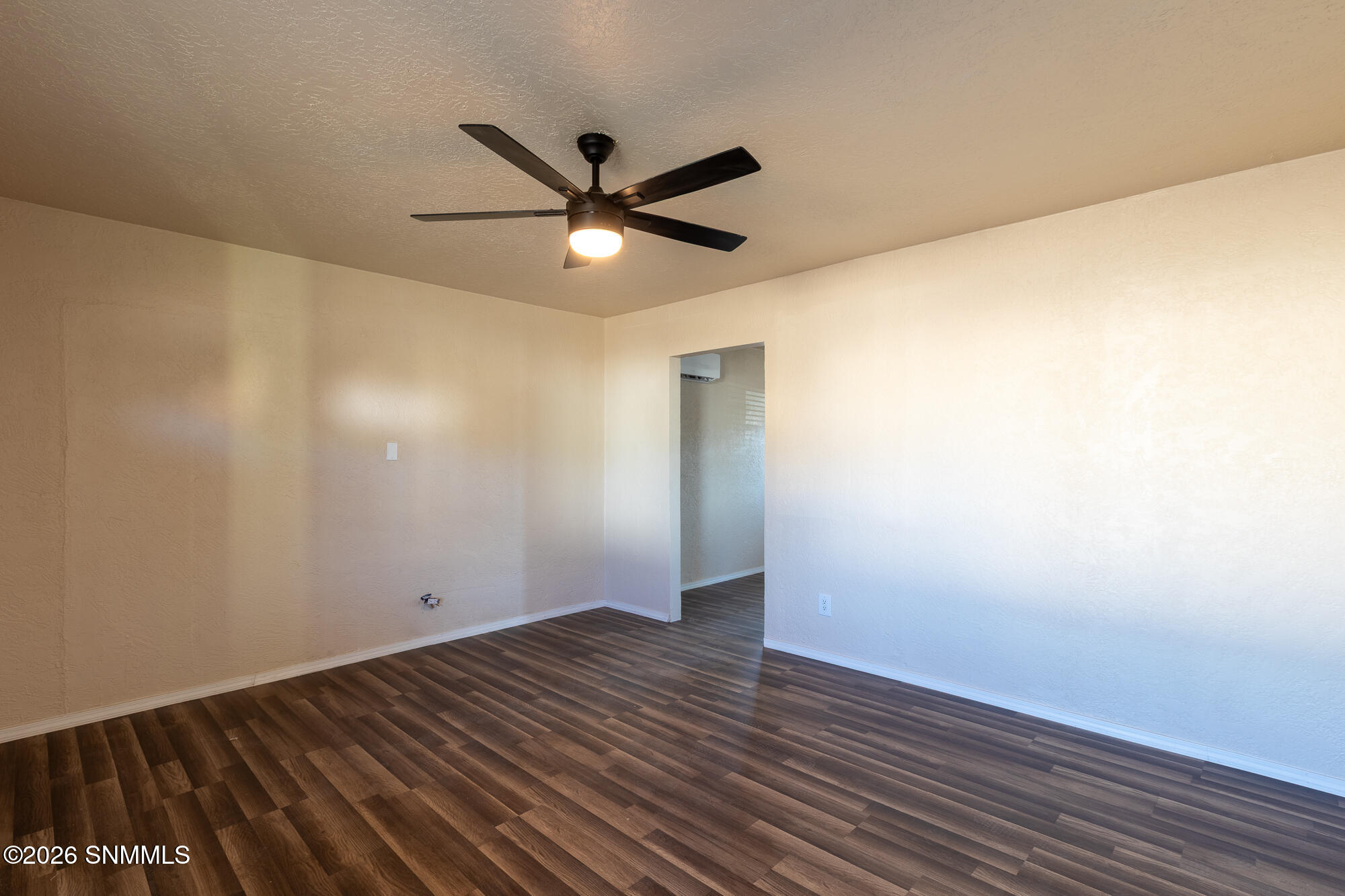 1220 W Hall Avenue Property Photo 13