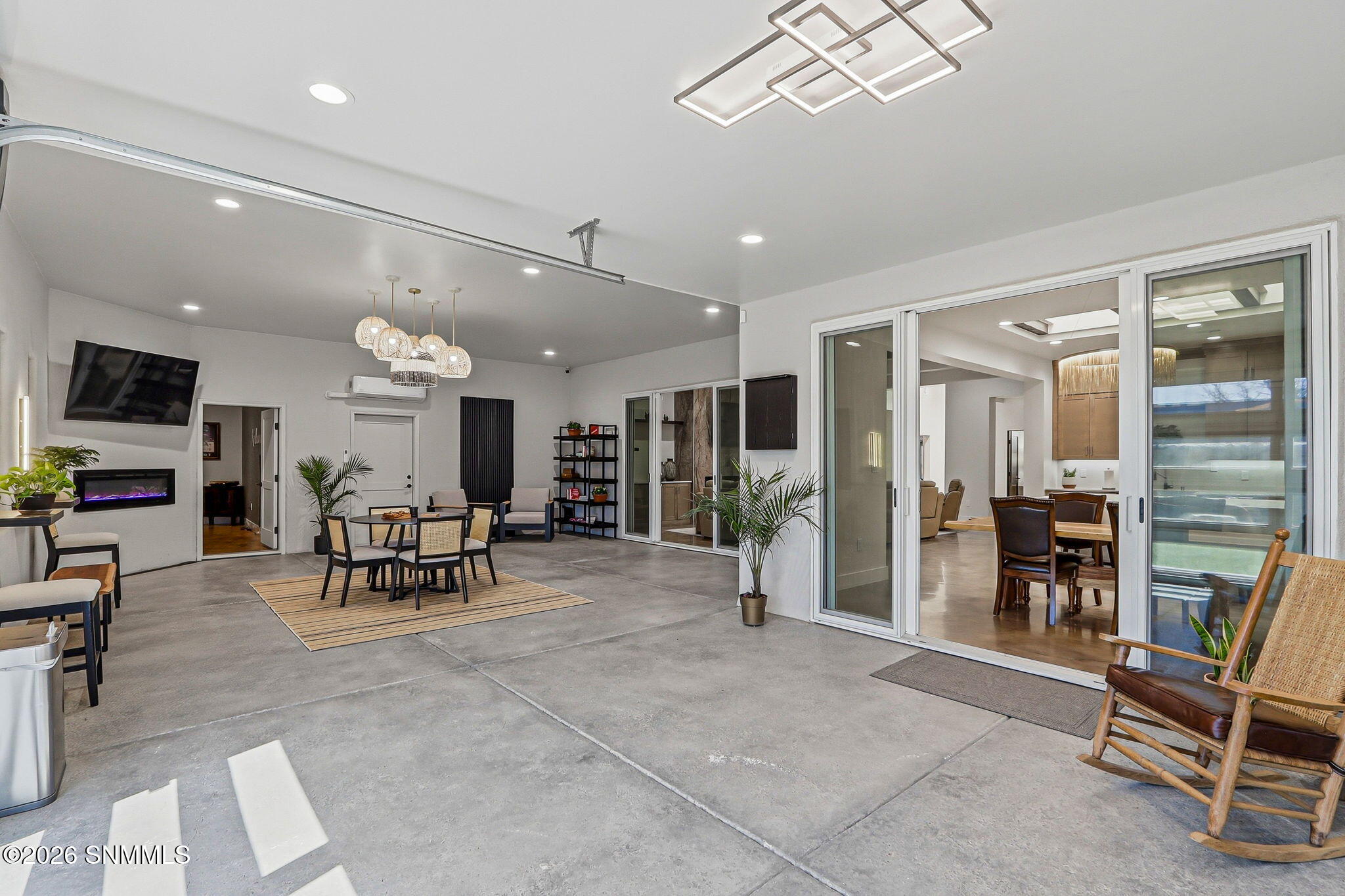 1832 Santanova Arc Property Photo 33