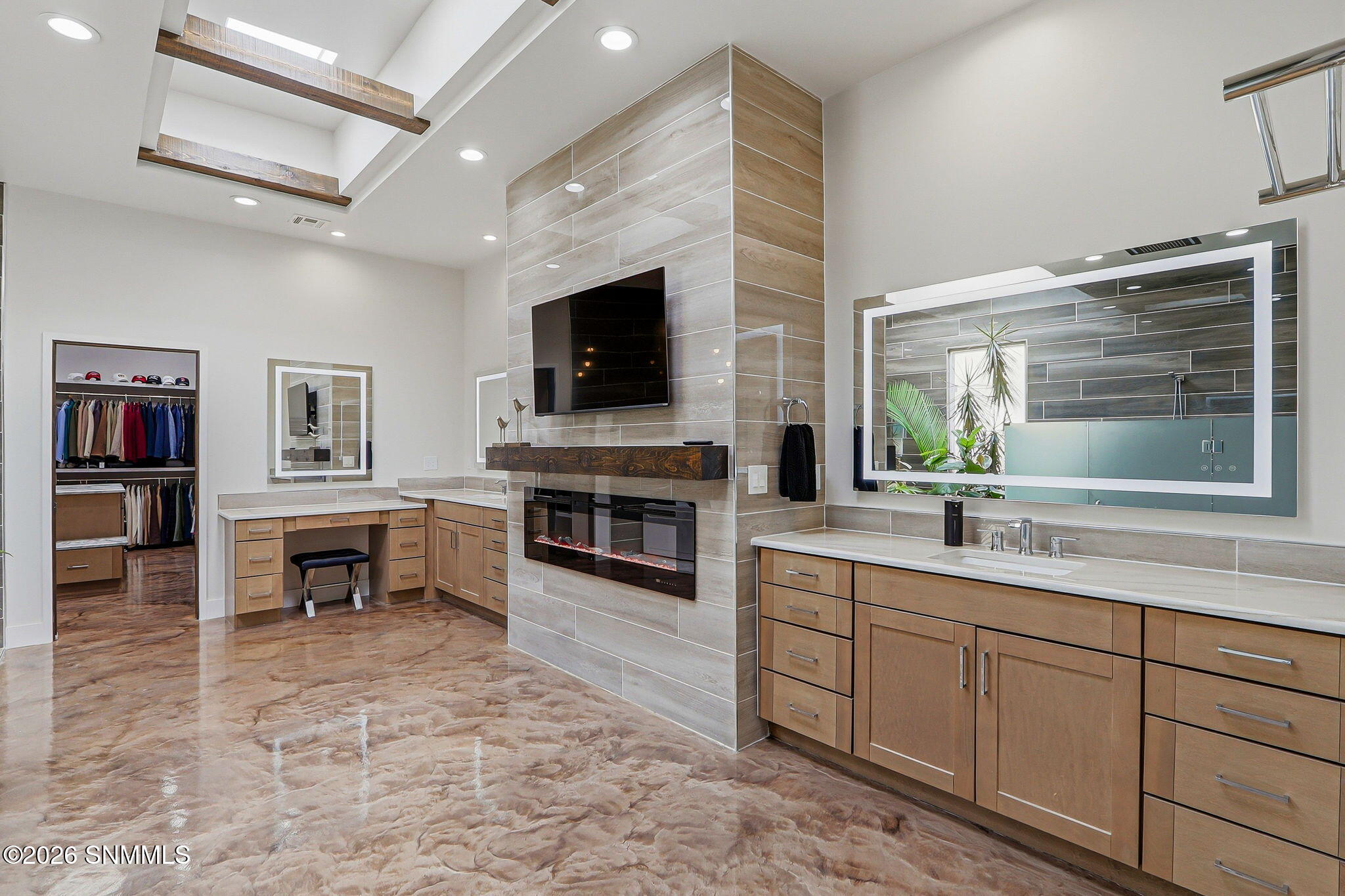 1832 Santanova Arc Property Photo 46