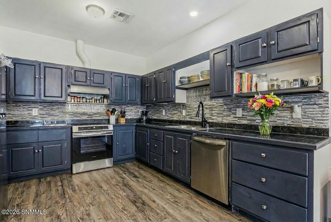 2601048 Property Photo 23